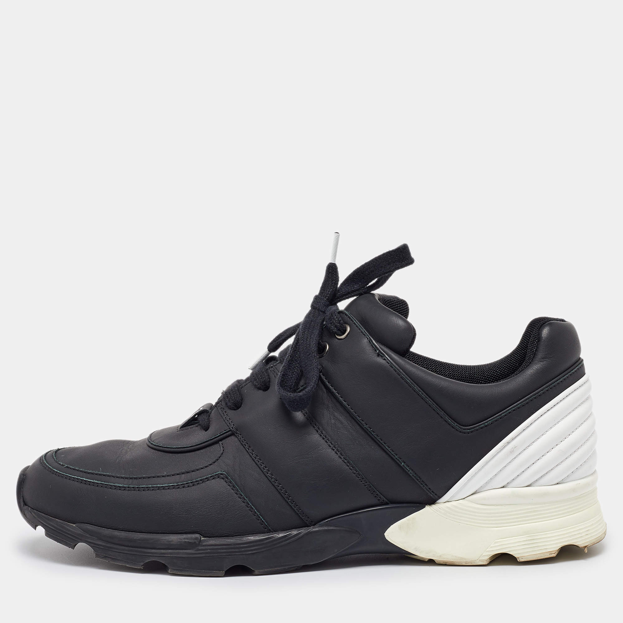 Pre Owned Chanel Black/White Leather CC Low Top Sneakers Size 45