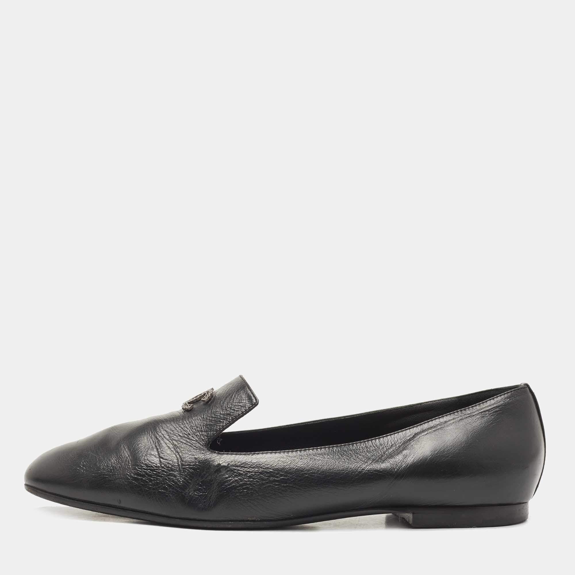 مملوكة مسبقًا Chanel Black Leather CC Slip On Smoking Slippers Size 42