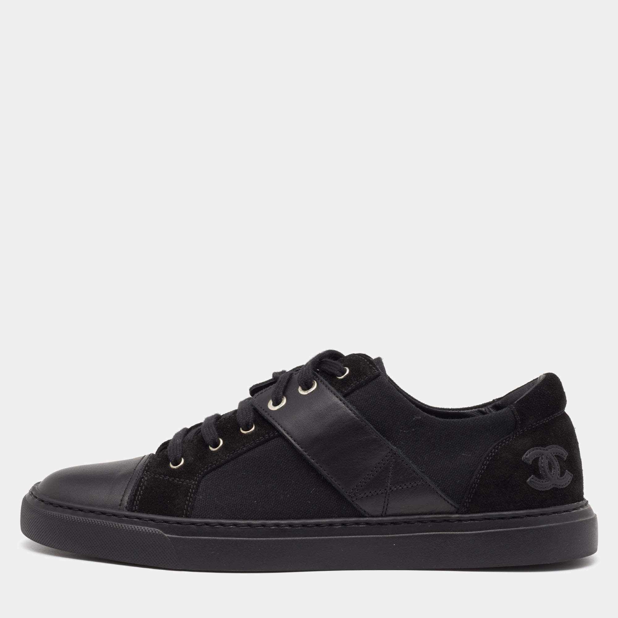 Pre Owned Chanel Black Leather and Canvas CC Low Top Sneakers Size 41