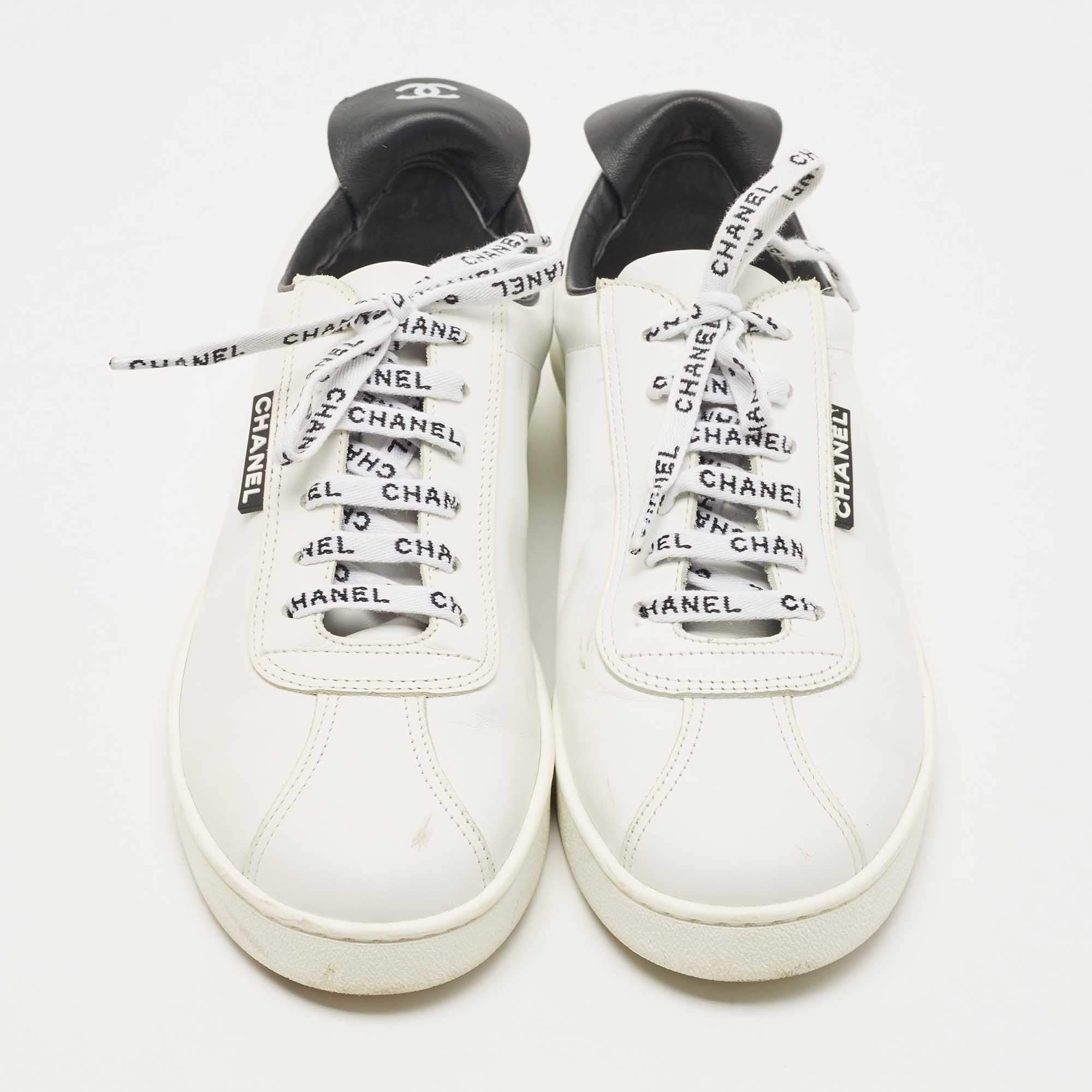 Chanel White Leather Logo Lace Up CC Low Top Sneakers Size 42 Chanel