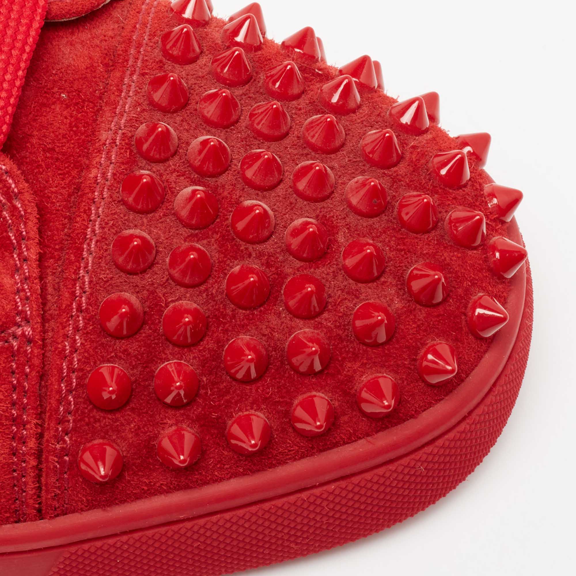 Pre Owned ChrIstian Louboutin Red Suede Louis Junior Spikes Low Tops Sneakers  Size 40