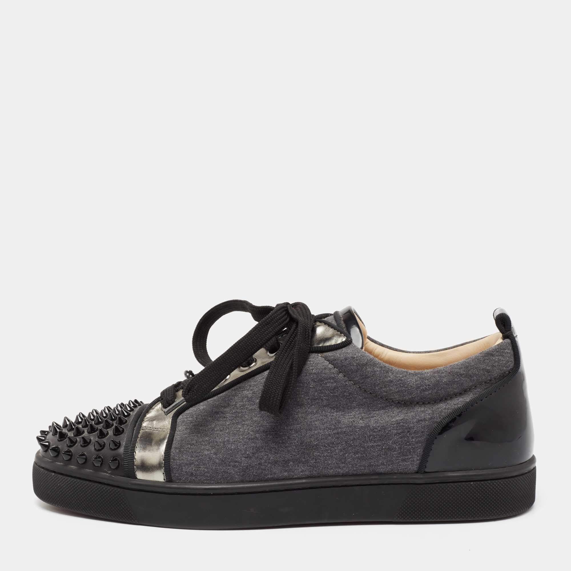 مملوكة مسبقًا Christian Louboutin Grey/Black Fabric, Patent and Leather Junior Louis Spikes Low-Top Sneakers Size 40