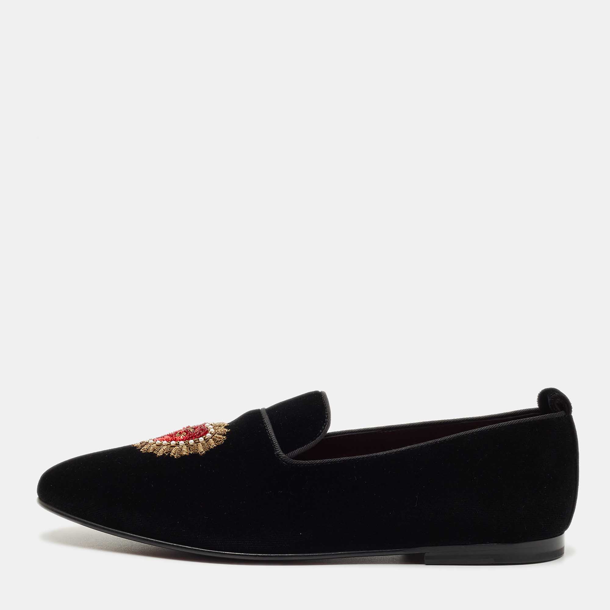 مملوكة مسبقًا Dolce & Gabbana Black Velvet DG Secret Heart Loafers Size 42.5