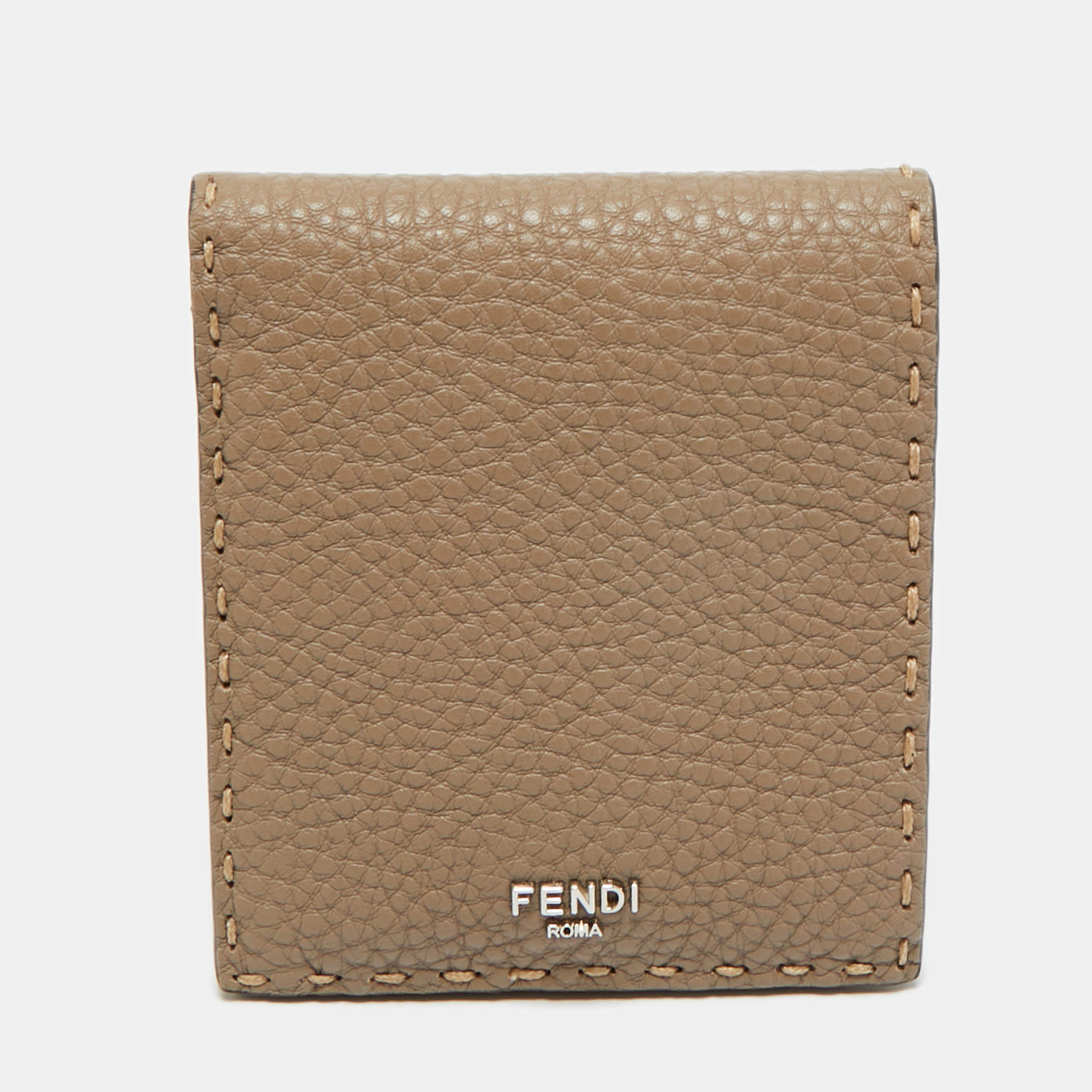مملوكة مسبقًا Fendi Dark Beige Selleria Leather Bifold Wallet