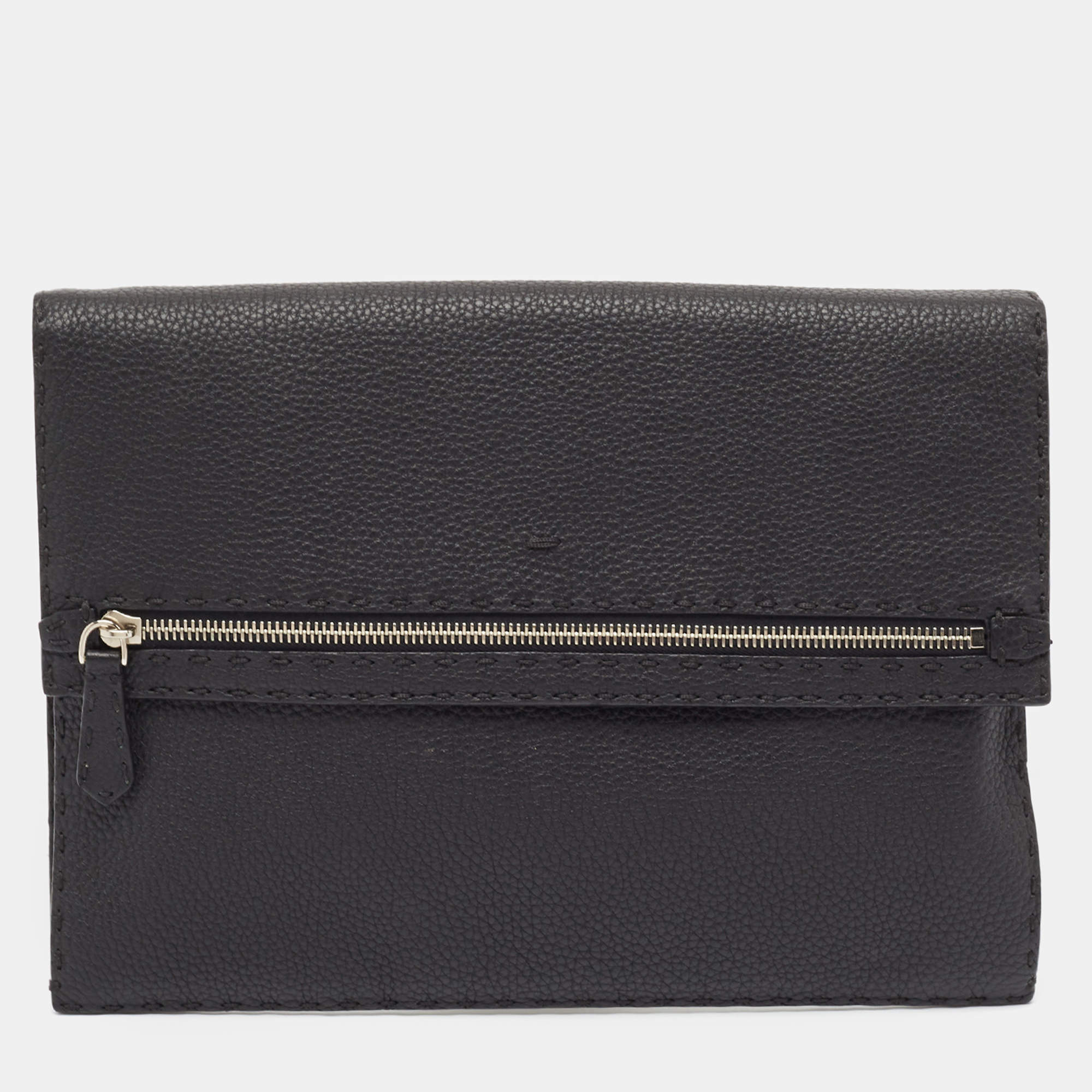 مملوكة مسبقًا Fendi Black Selleria Leather Wristlet Clutch