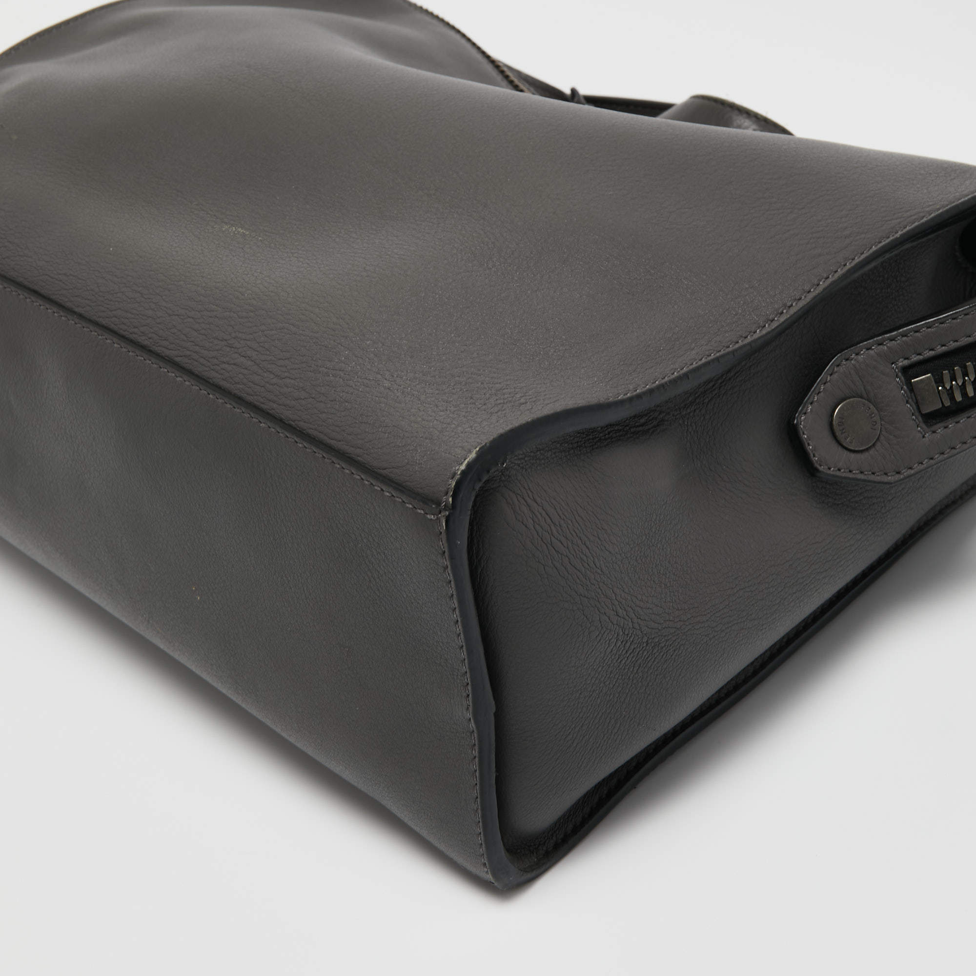 Jual Fendi Lui Grey Selleria Leather Messenger Bag di lapak Celio Closet