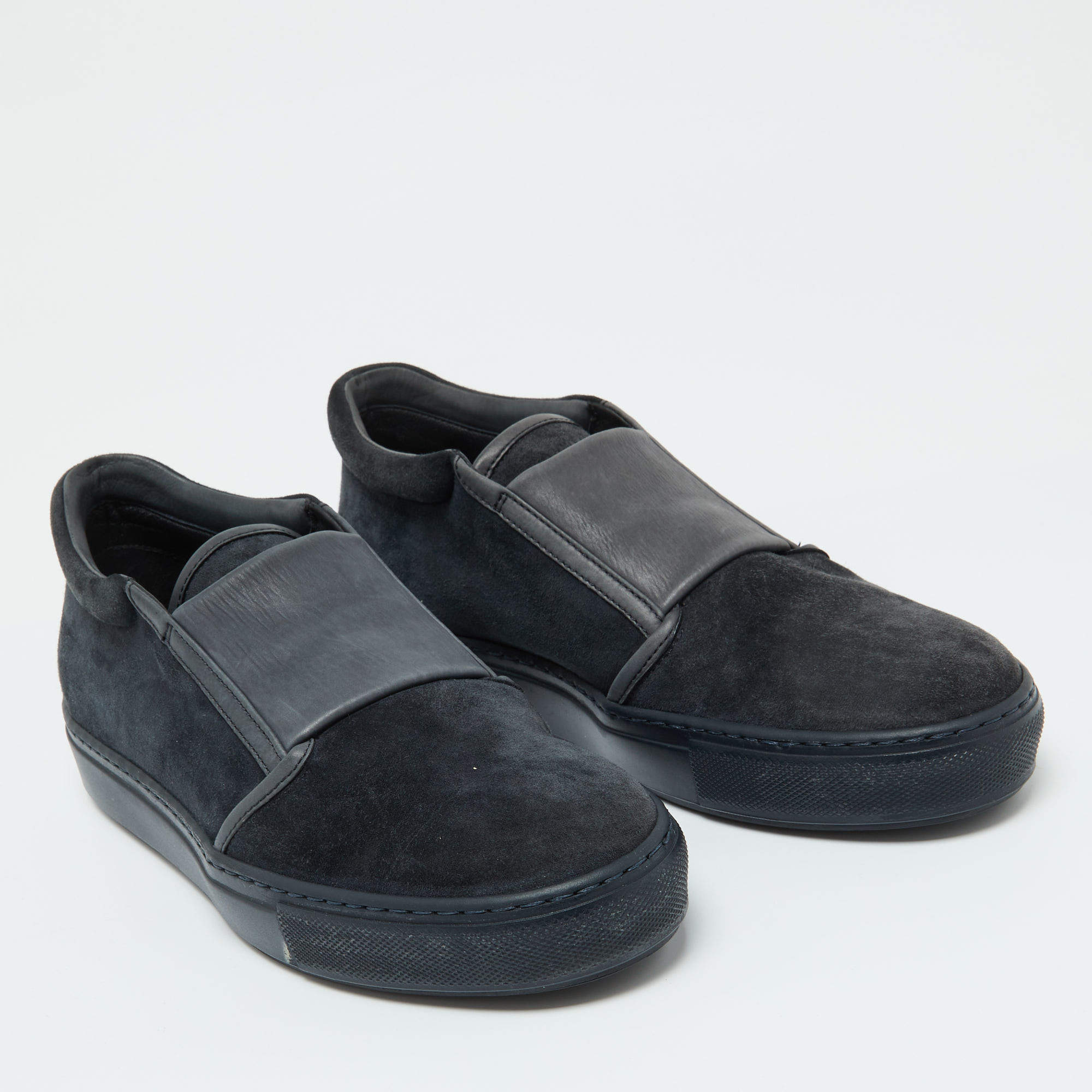 靴 Giorgio Armani slip-on shoes Giorgio Armani Men's Suede Slip-On Sneakers | Neiman Marcus
