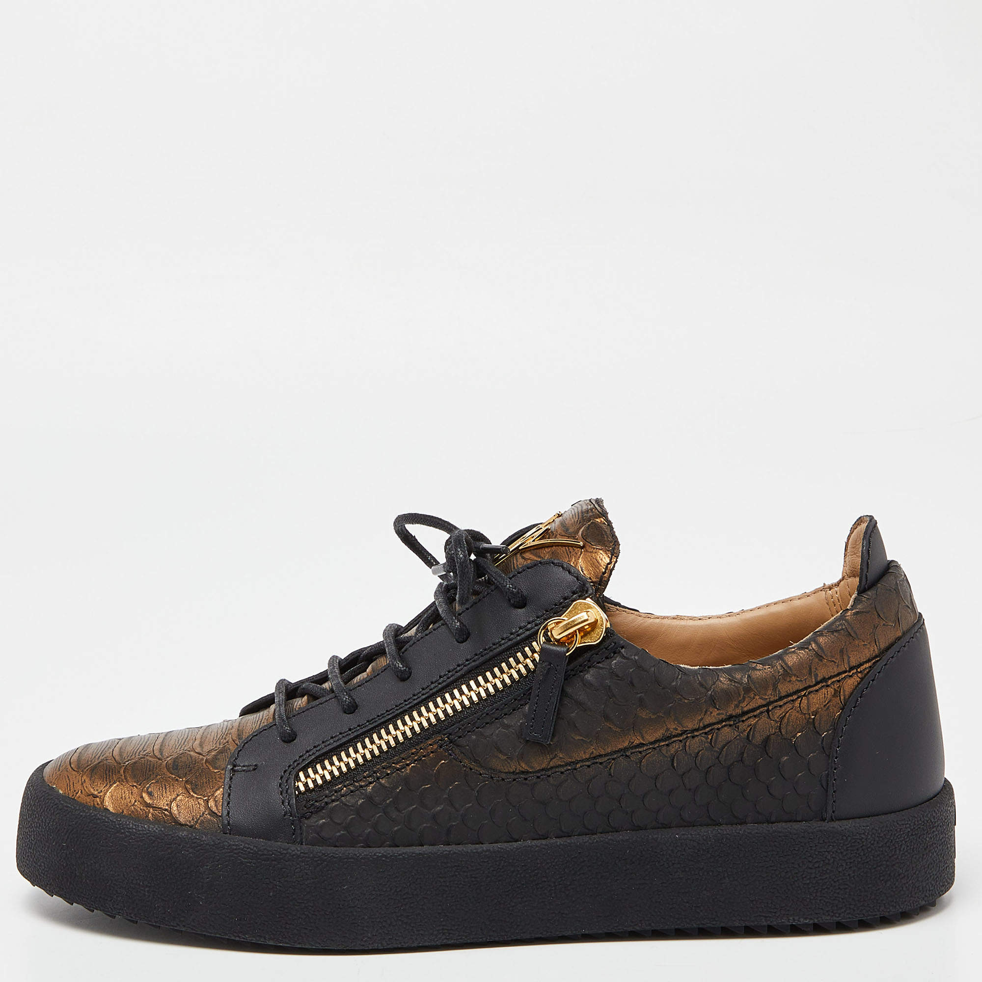 مملوكة مسبقًا Giuseppe Zanotti Black/Gold Low Top Sneakers Size 43