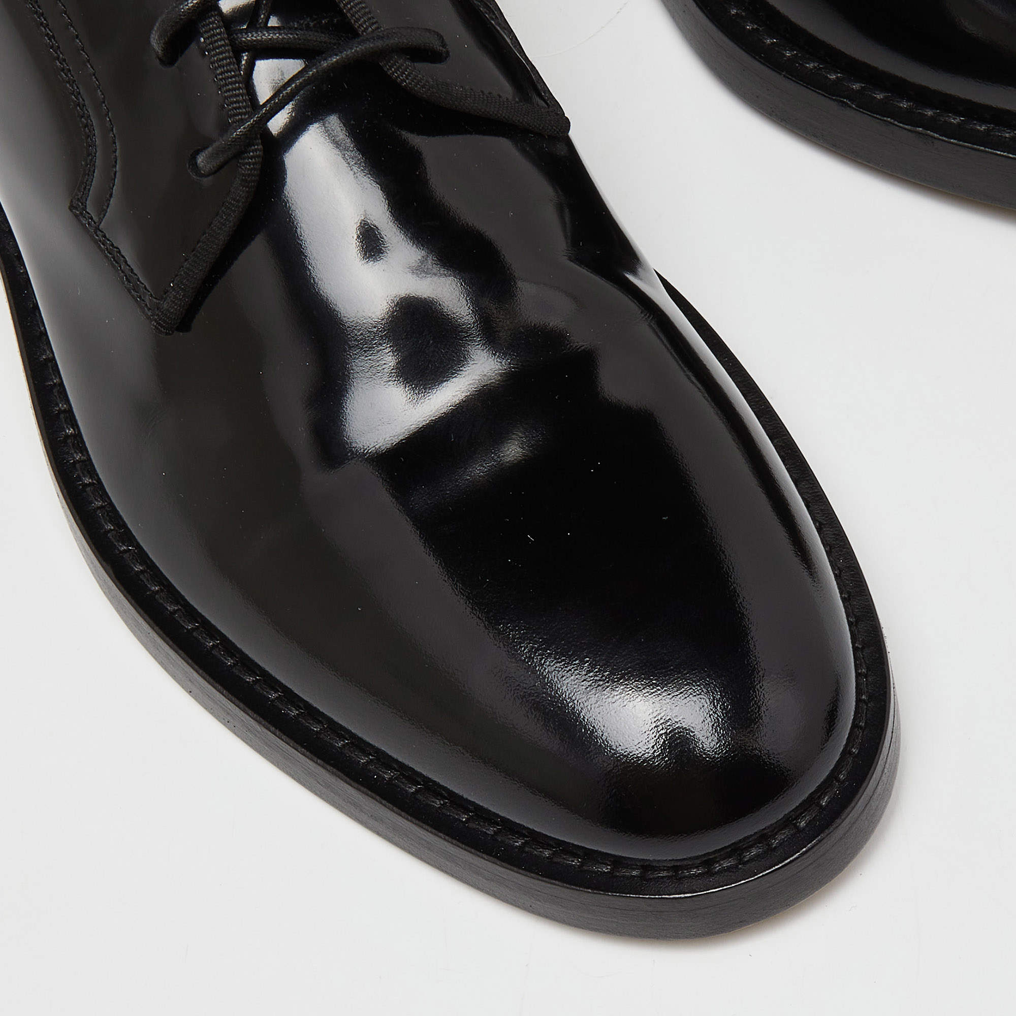 Pre Owned Givenchy Black Patent Leather Derby 42.5