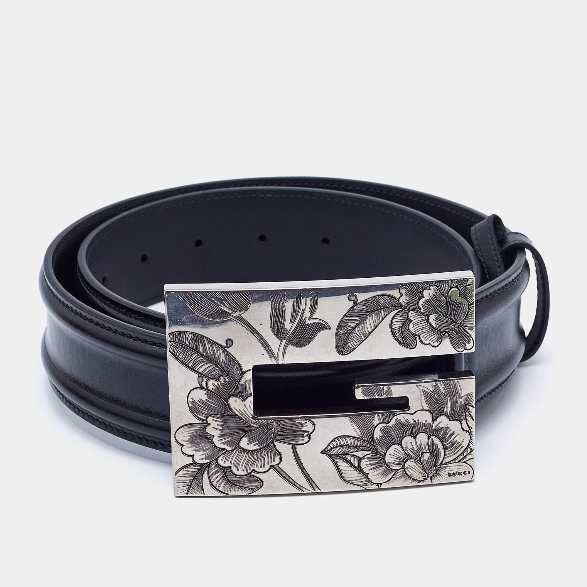 Pre Owned Gucci Black Leather Floral Wide G Buckle Belt 80CM