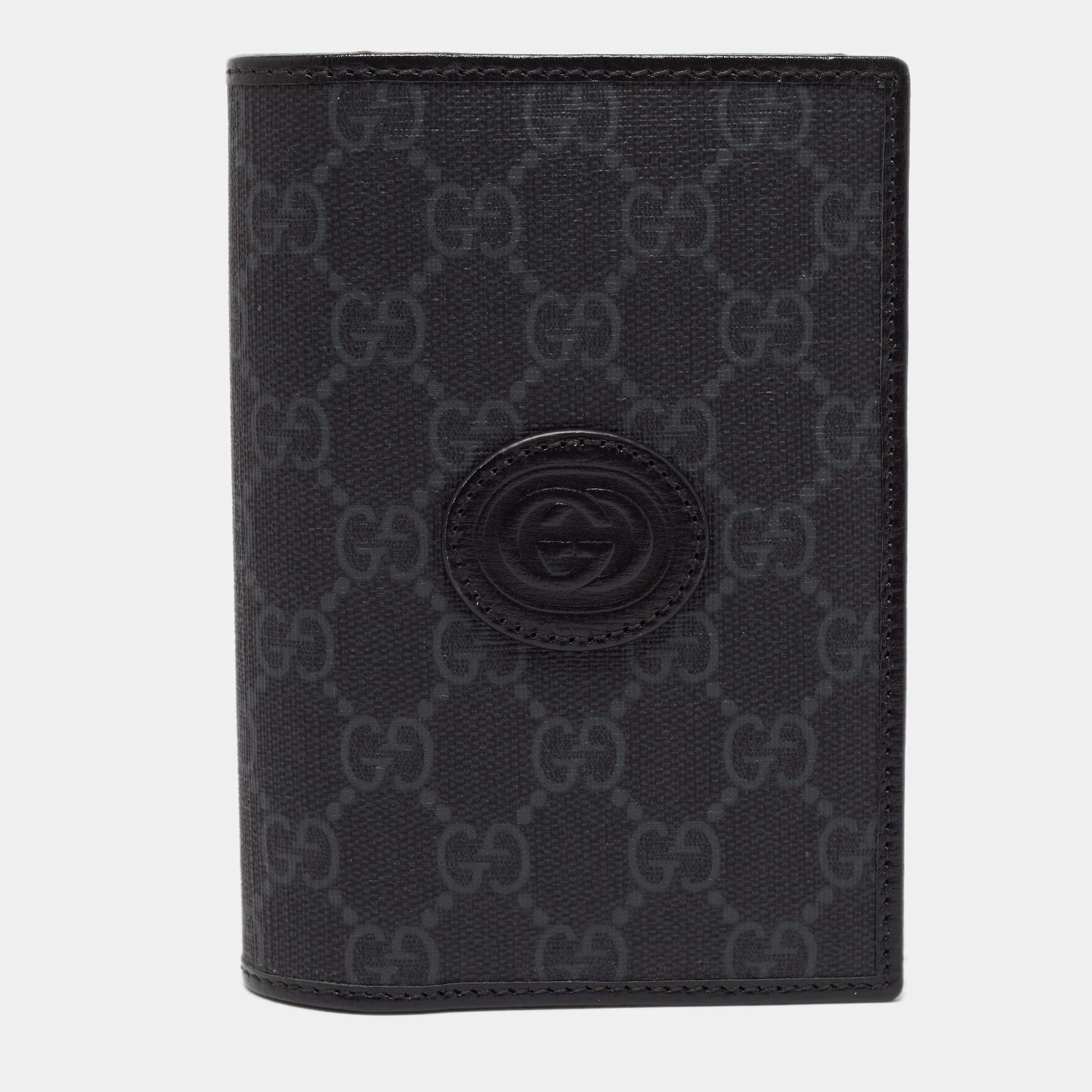 مملوكة مسبقًا Gucci Black GG Supreme Canvas Interlocking G Passport Holder