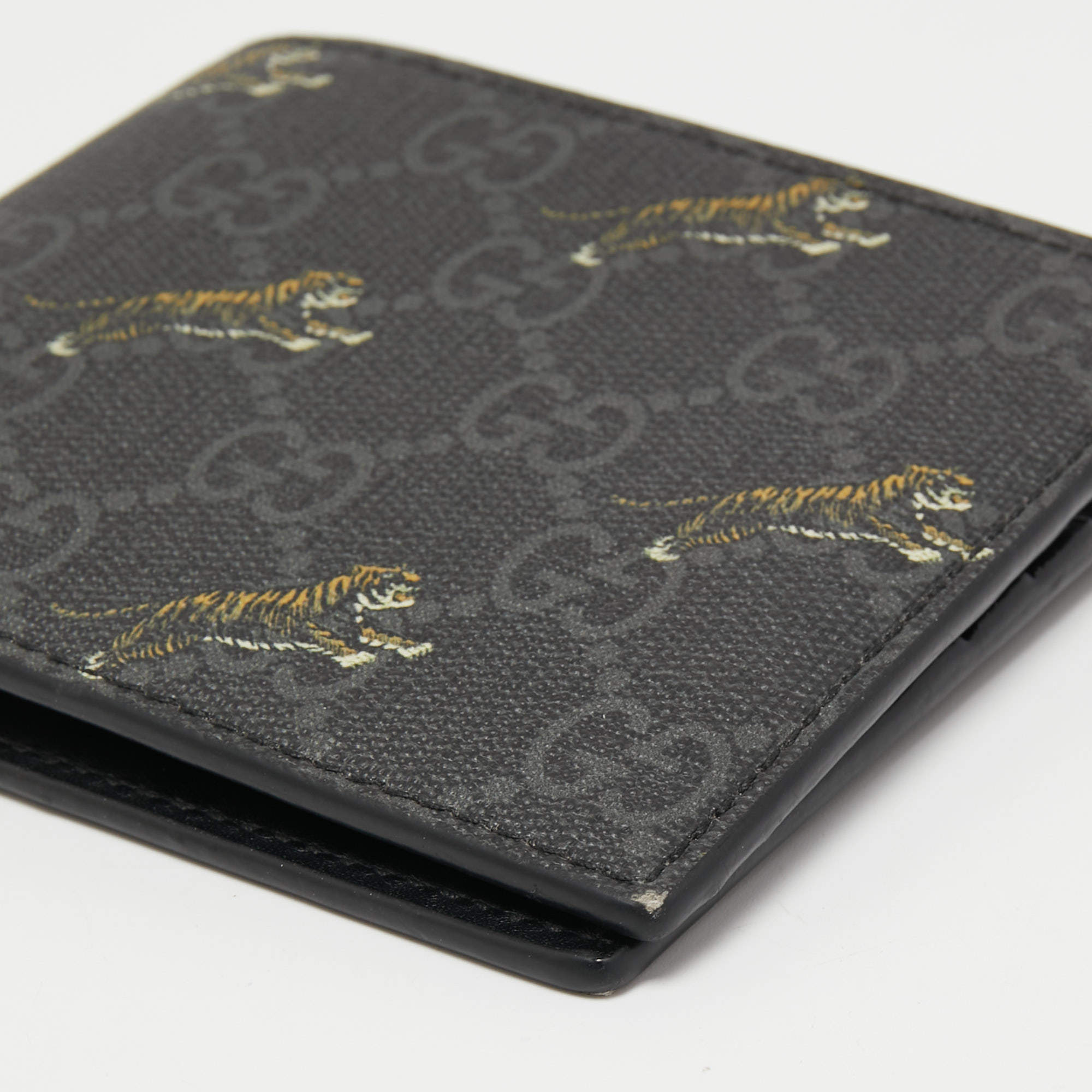 Gucci GG Supreme Canvas Grey Tiger Print Zip Around Wallet 575135 – Queen  Bee of Beverly Hills