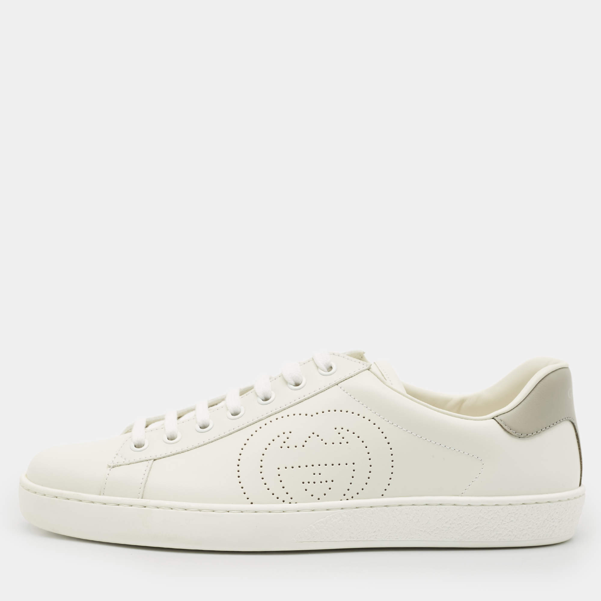 مملوكة مسبقًا Gucci White Perforated Interlocking G Leather Ace Sneakers Size 42