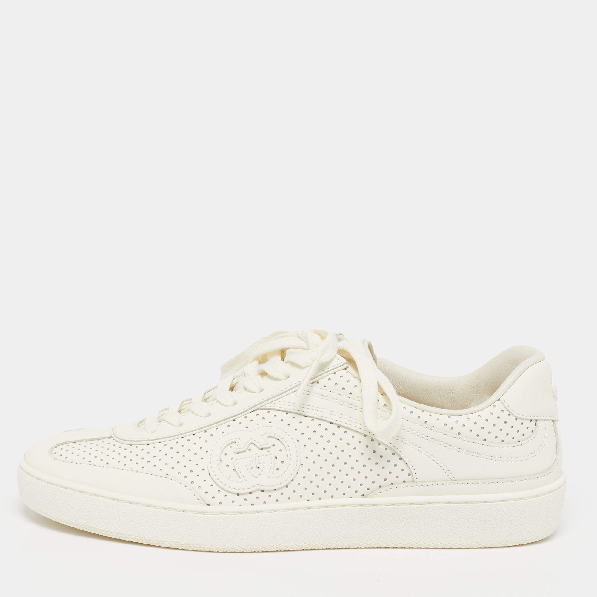 Pre Owned حذاء رياضي غوتشي جي 75 منخفض من أعلى جلد مثقب أبيض فاتح مقاس 40