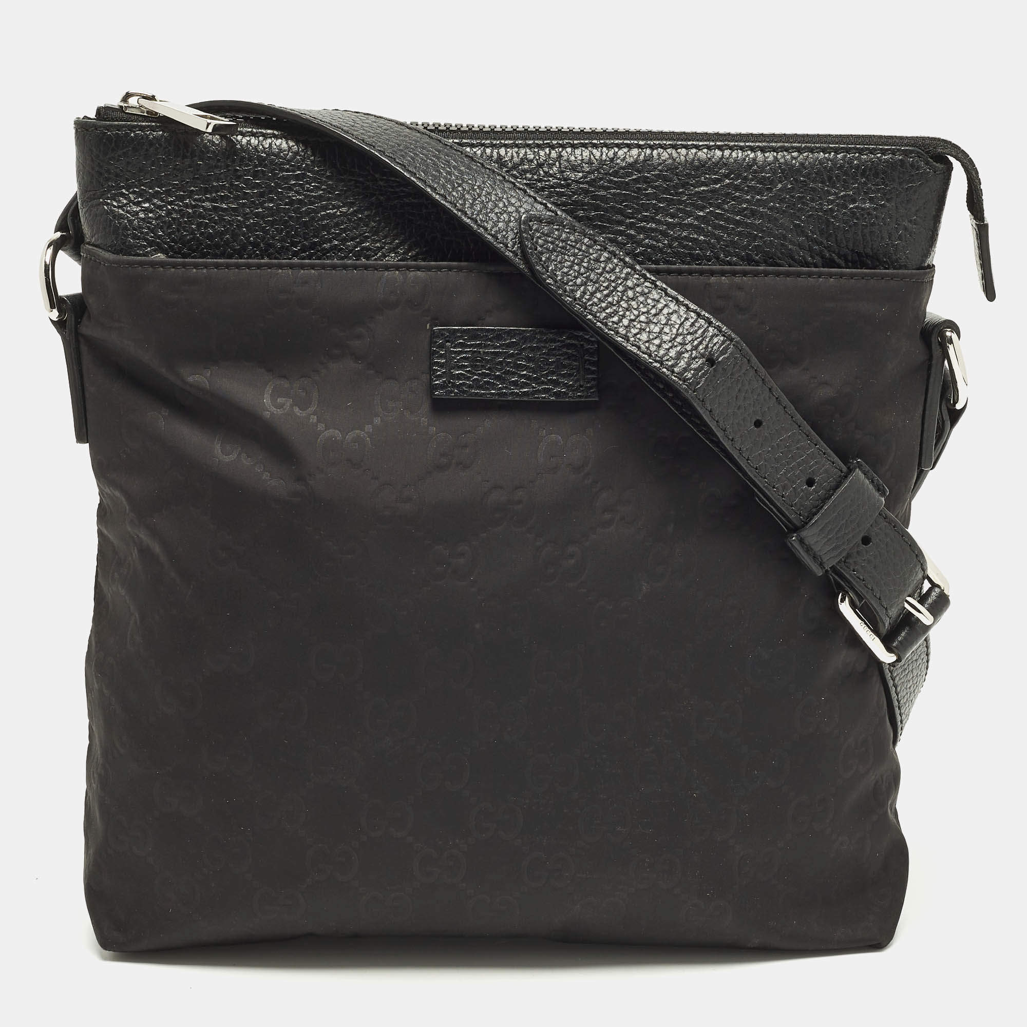 Pre Owned Gucci Black GG Nylon and Leather Messenger Bag