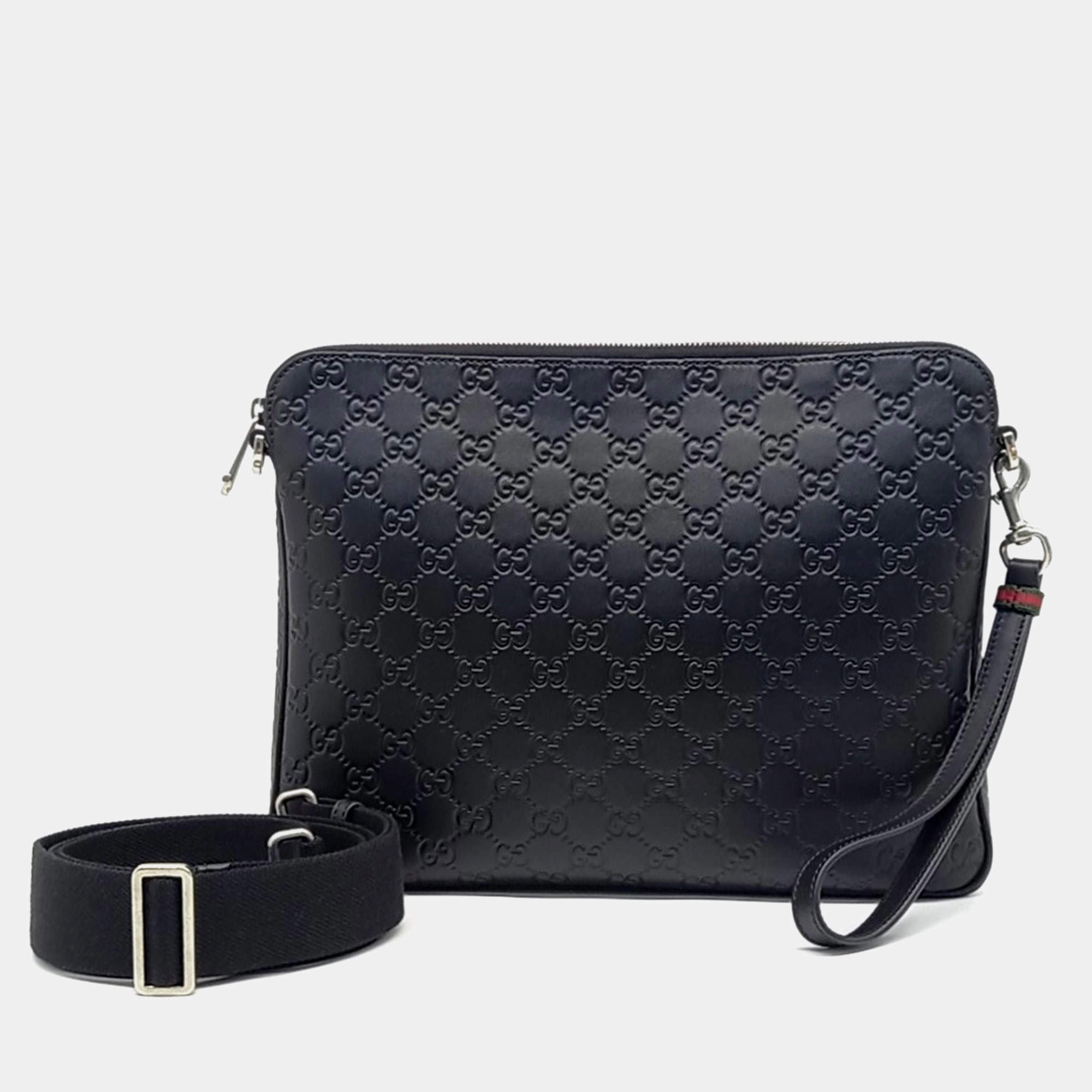 Pre Owned Gucci Black Leather GG Emblem Medium Crossbody Bag (850214)