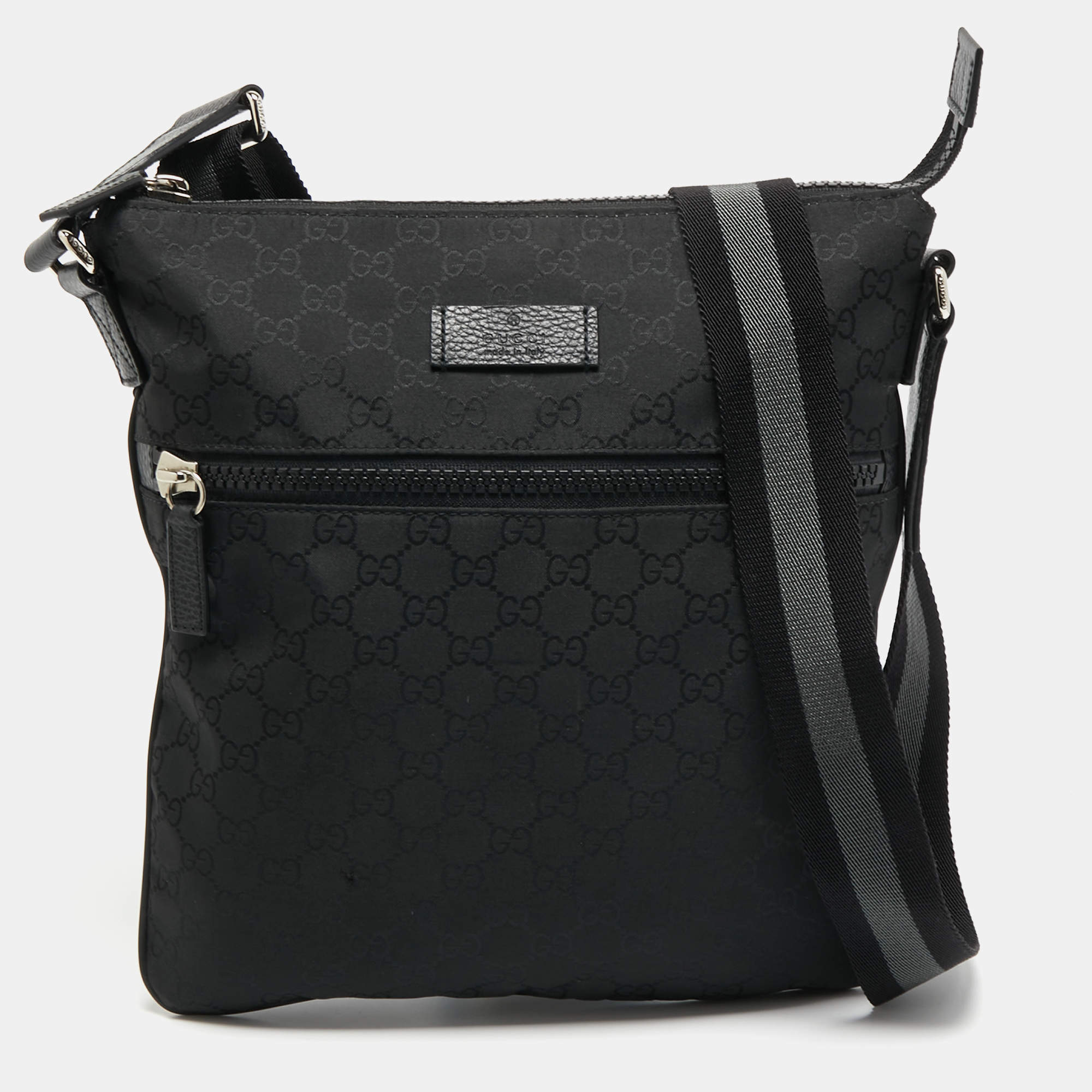 Pre Owned Gucci Black GG Nylon Small Flat Messenger bag