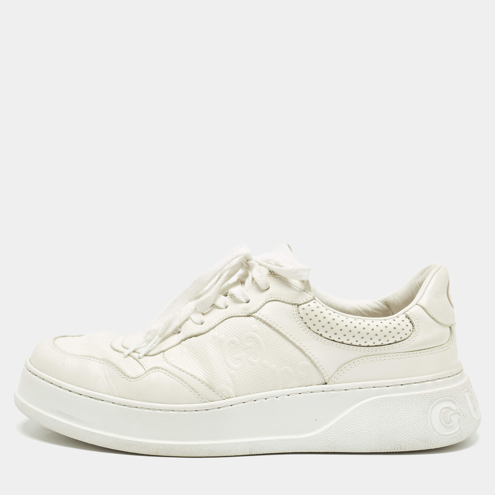 مملوكة مسبقًا Gucci Cream Leather GG Embossed Sneakers Size 46