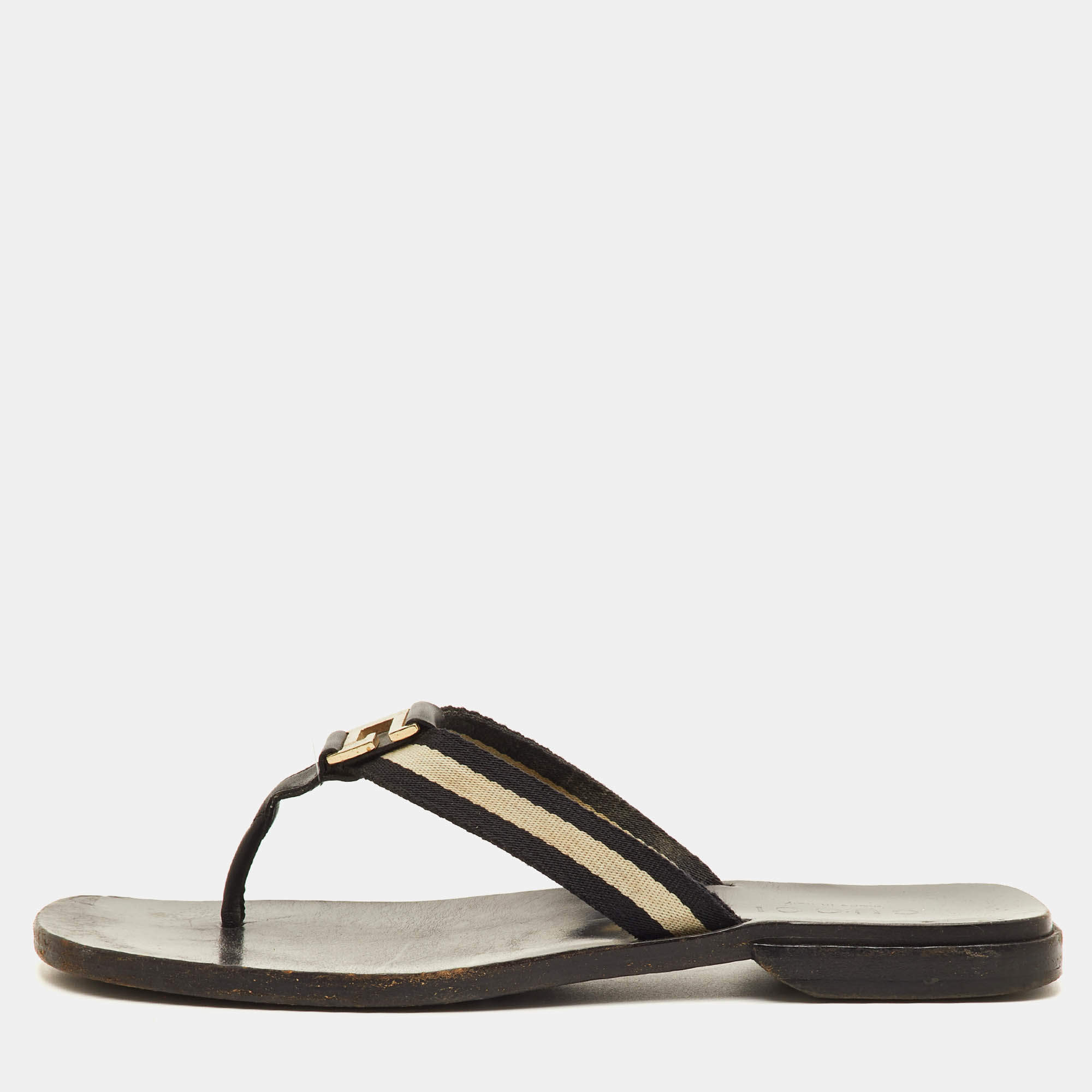 مملوكة مسبقًا Gucci Vintage Size 38 Black/White Web Tape Logo Flat Thong Sandals