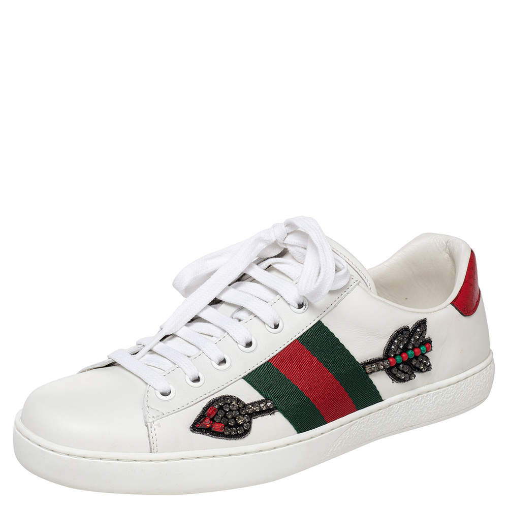 Pre Owned حذاء رياضي غوتشي أيس جلد أبيض مزخرف بعنق منخفض مقاس 40.5 