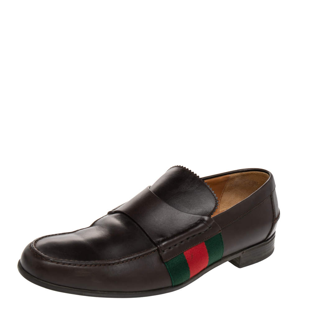 مملوكة مسبقًا Gucci Dark Brown Leather Web Slip On Loafers Size 41.5