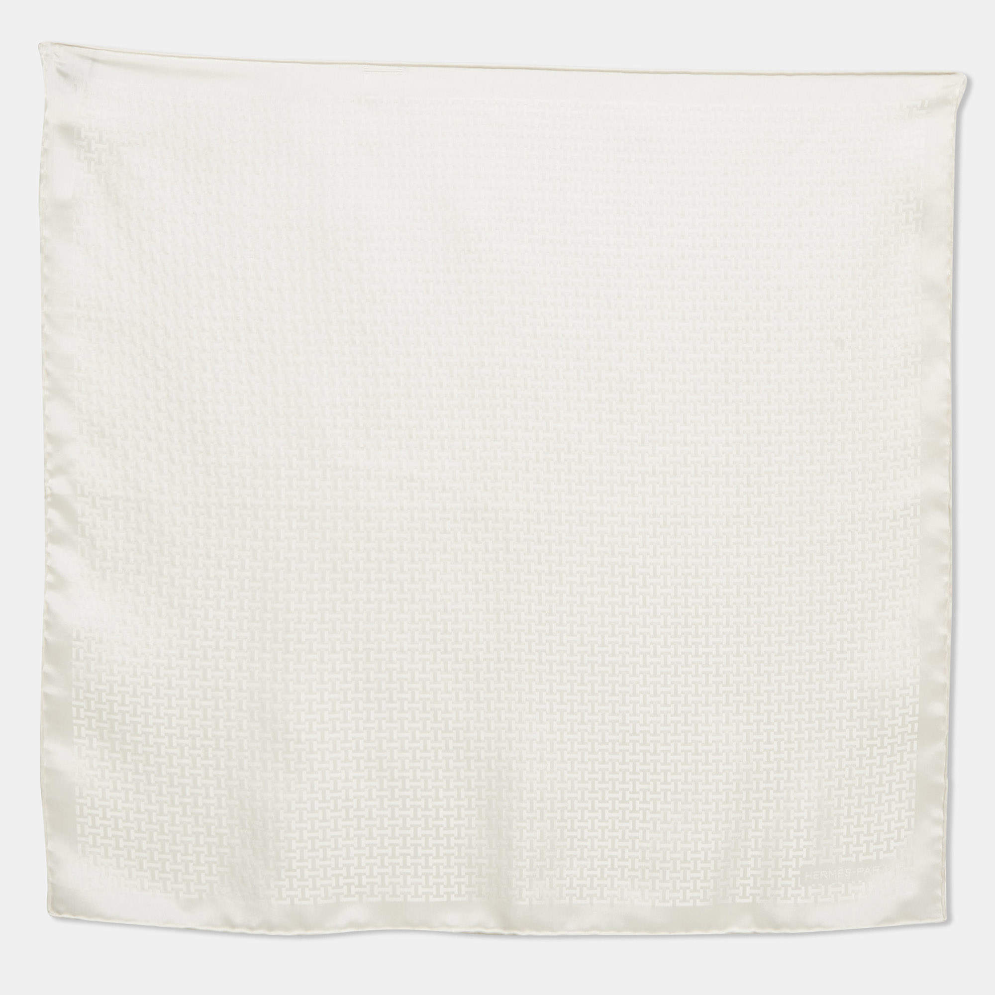 Pre Owned Hermès Blanc Silk Faconne Upside Down Handkerchief