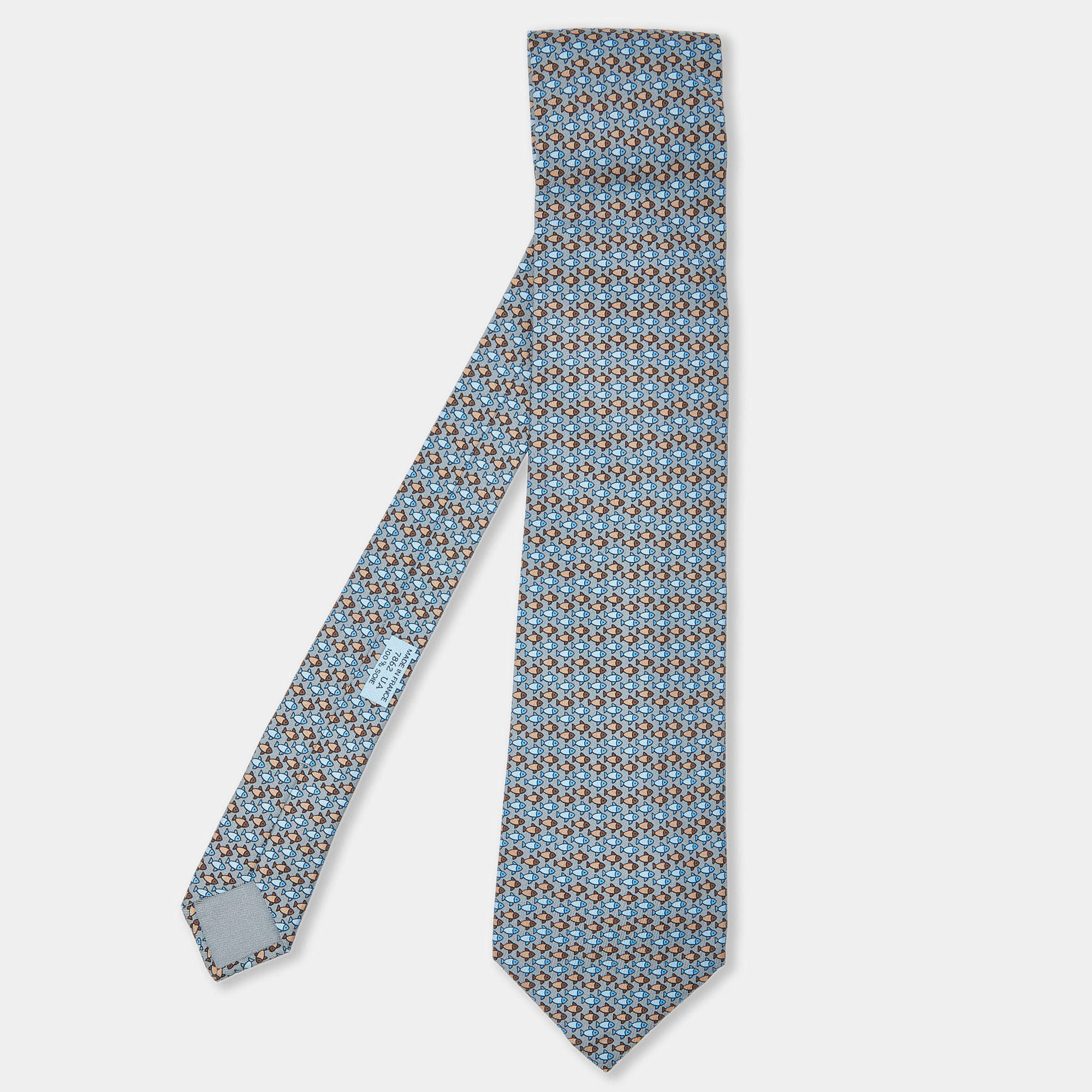 مملوكة مسبقًا Hermès Grey Fish Print Silk Classic Tie
