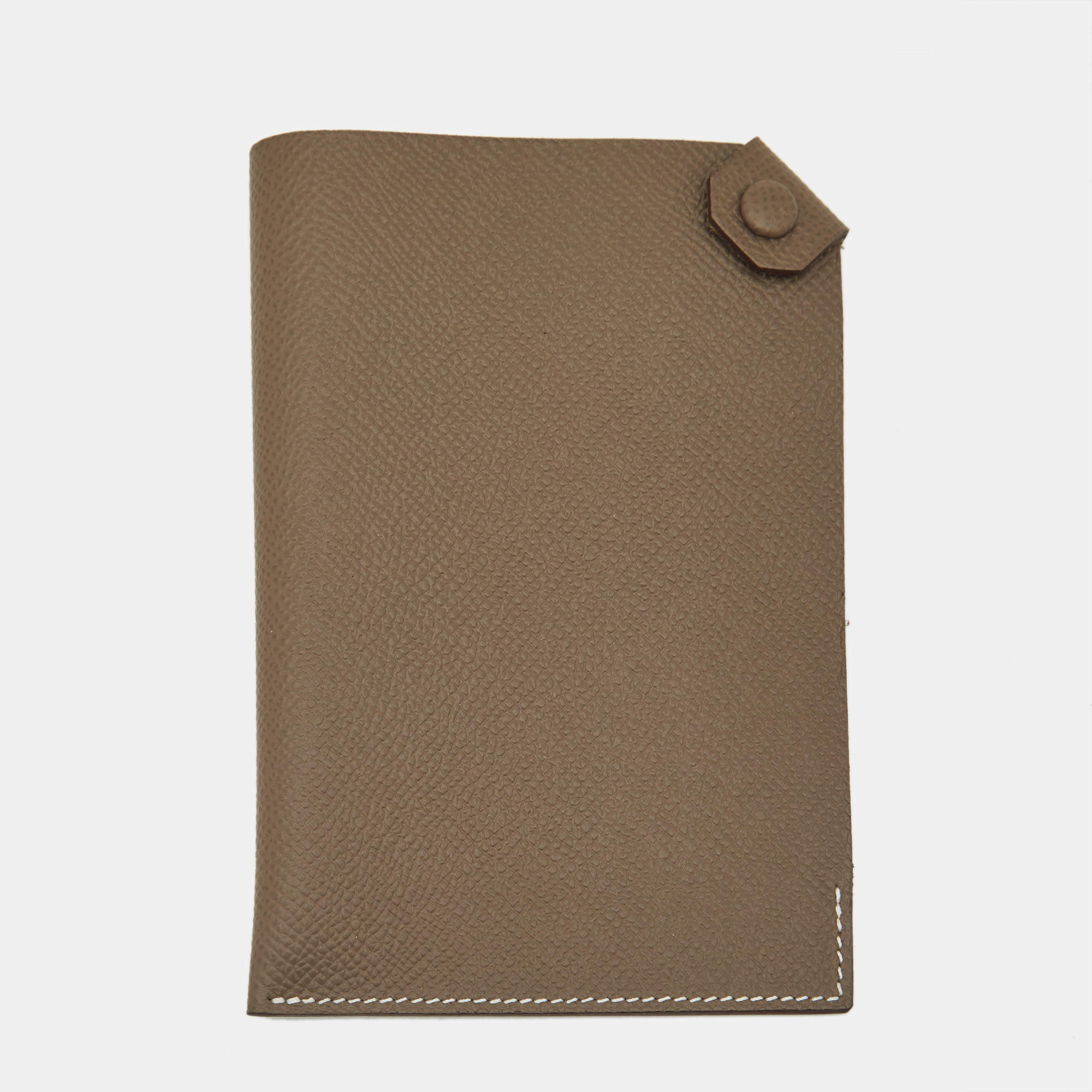 Pre Owned Hermes Tarmac Passport Holder Etoupe Epsom Leather