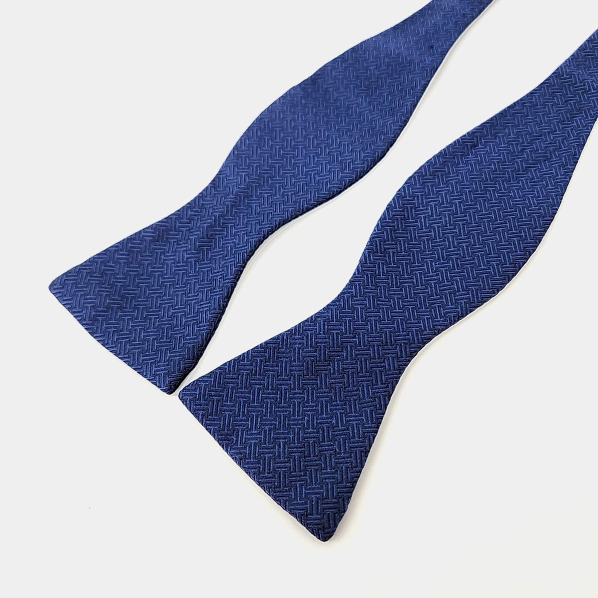Hermes Black Dotted Silk Tie Hermes | TLC US display picture 1