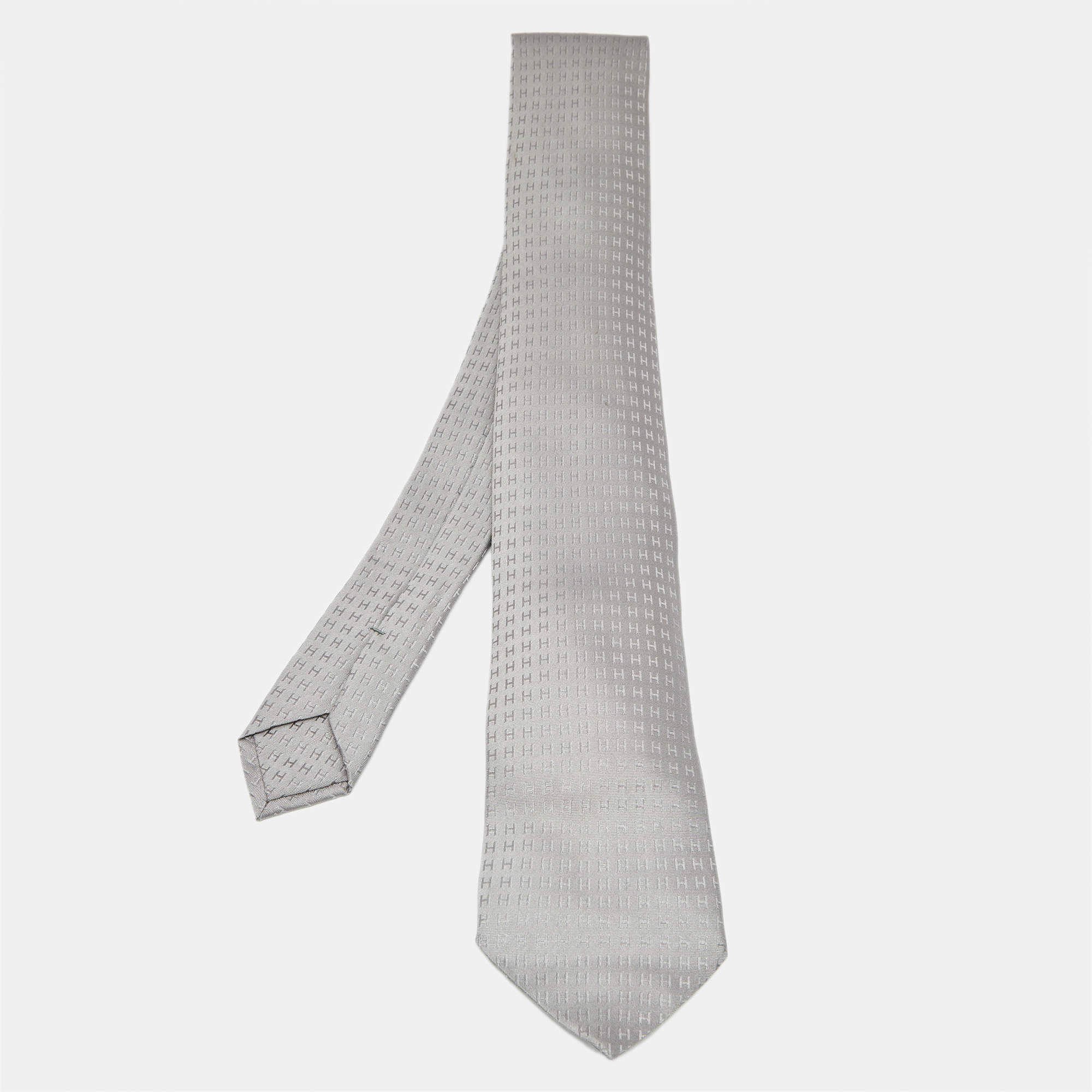 مملوكة مسبقًا Hermes Grey Monogram Jacquard Silk Faconnee H Tie 