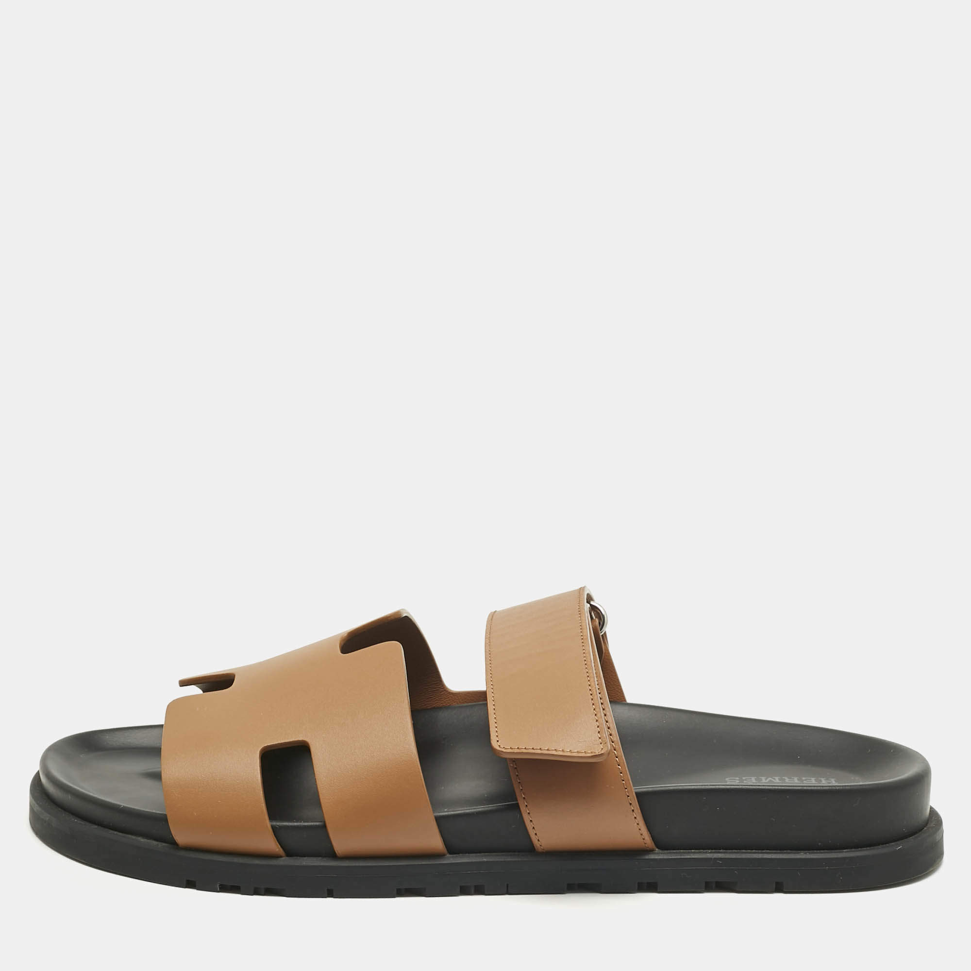 مملوكة مسبقًا Hermès Brown Leather Chypre Sandals Size 43.5