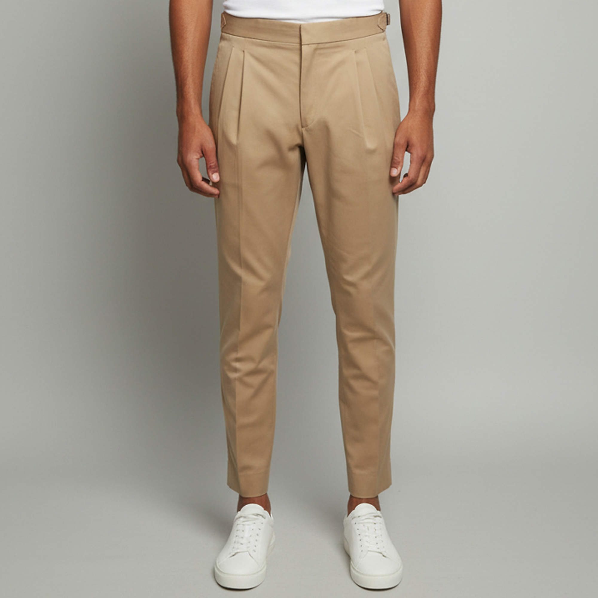 مملوكة مسبقًا Loro Piana Beige Gabardine Pleated Trousers L