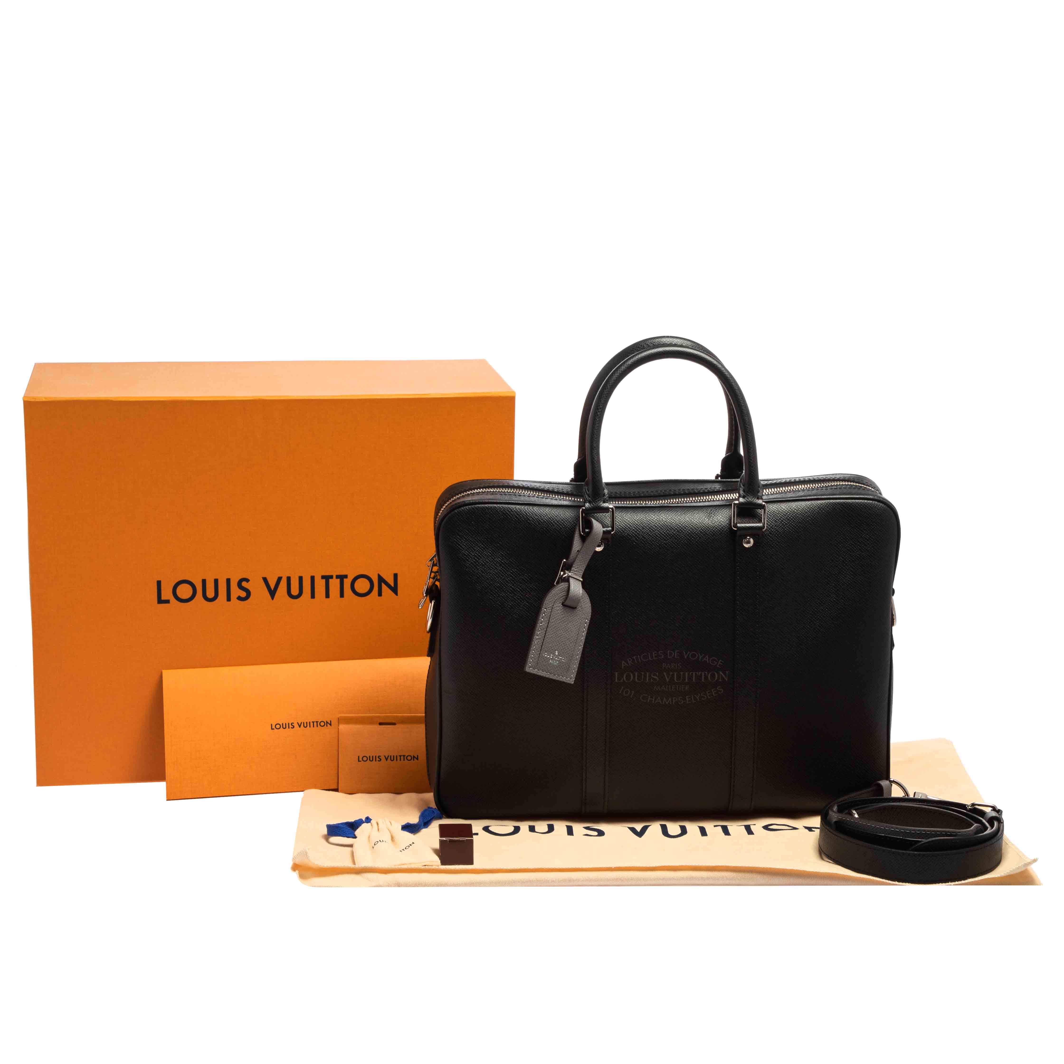 LOUIS VUITTON Taiga Porte Documents Angala Business Bag Acajou M30776 LV  ar4880 Brown Leather ref.386551 - Joli Closet