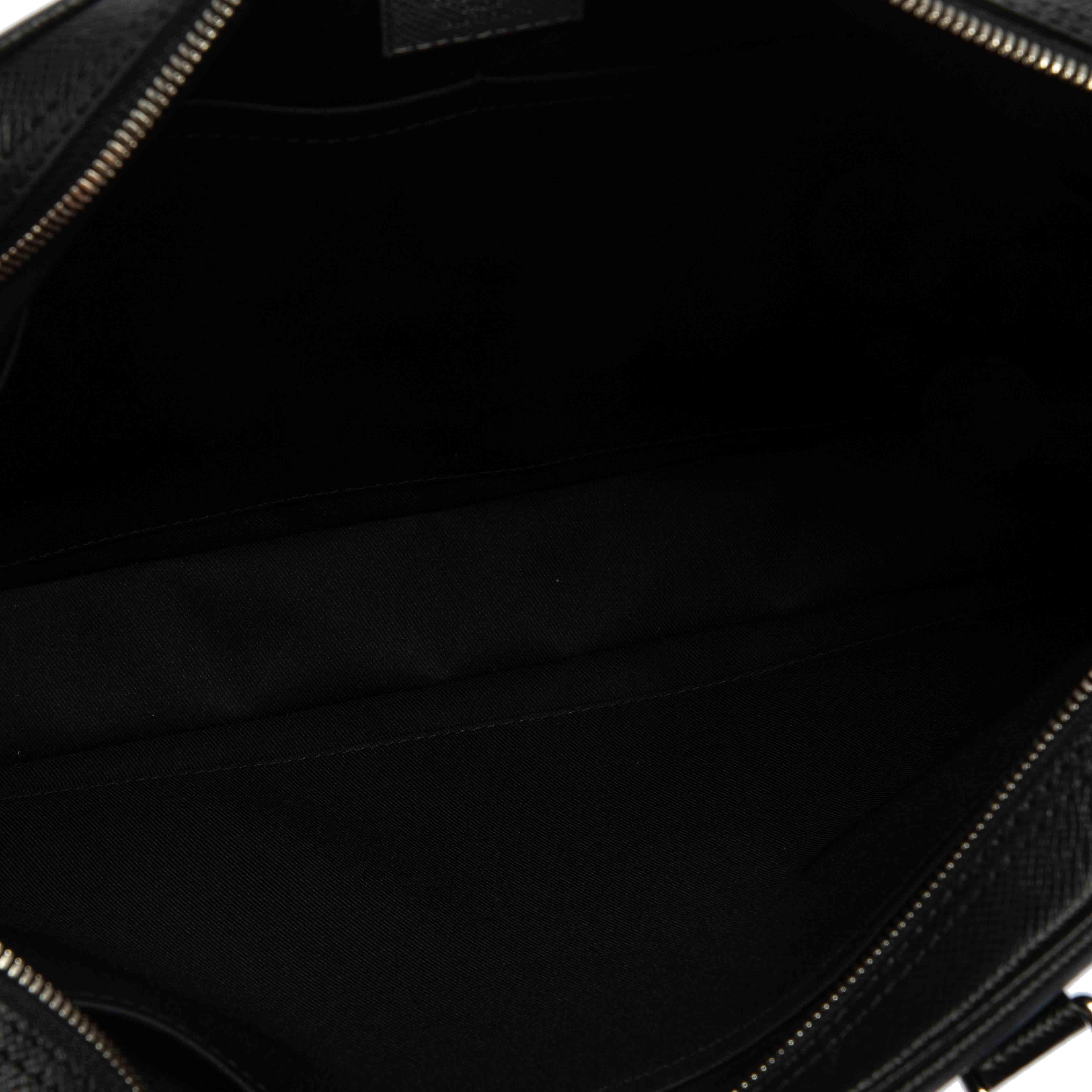 Louis Vuitton Black Taiga Porte-Document Angara Briefcase Leather  ref.140106 - Joli Closet