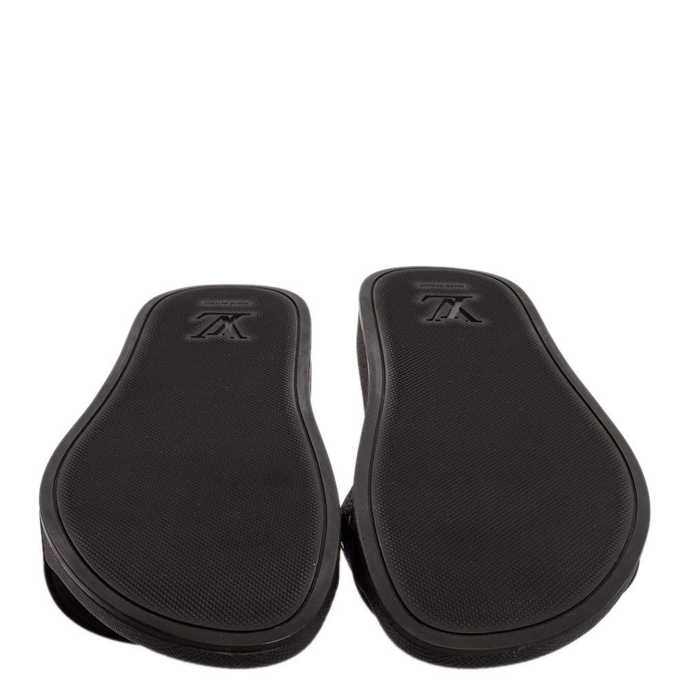 Sandals Louis Vuitton Black size 7 UK in Rubber - 29657955