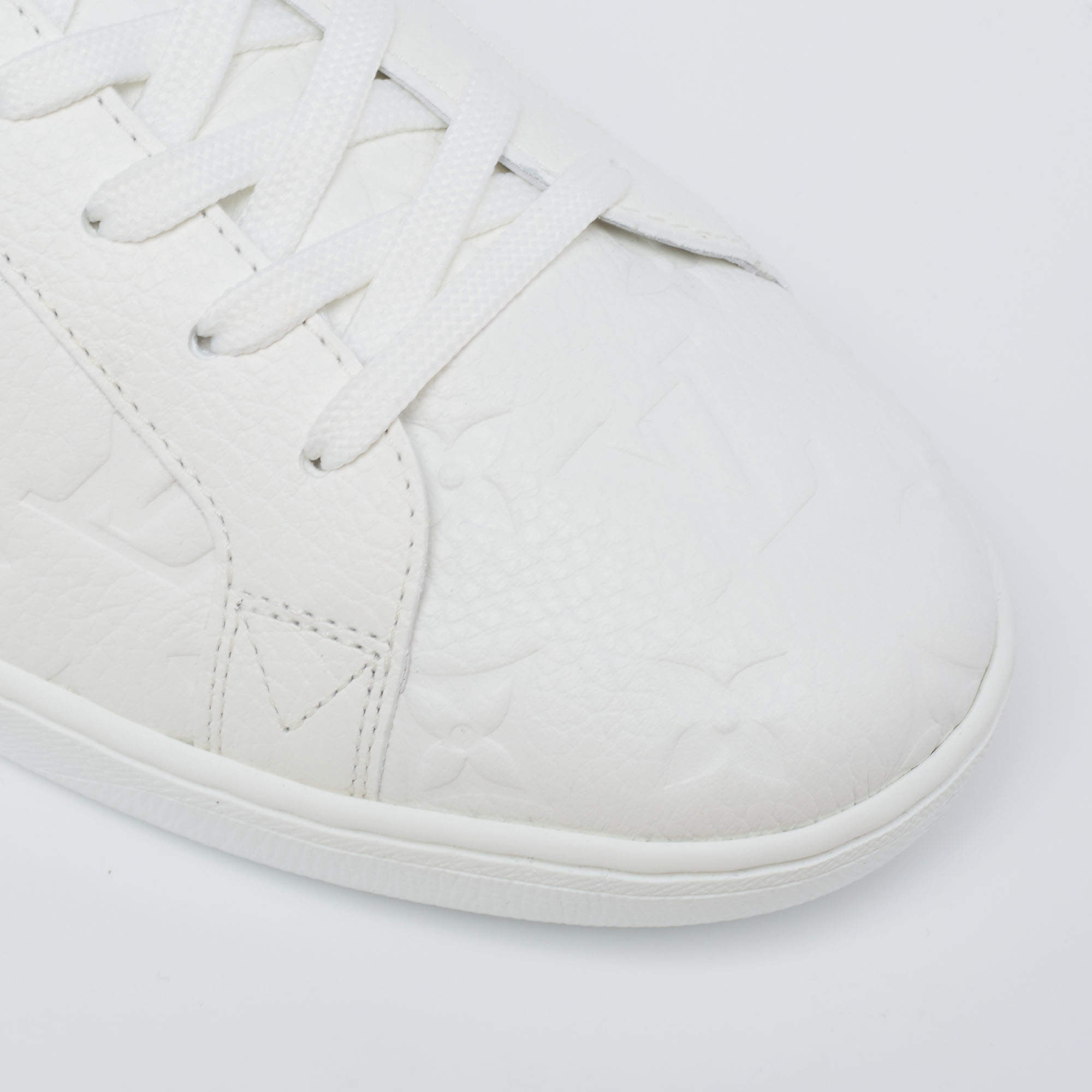 Luxembourg leather low trainers Louis Vuitton White size 8 US in Leather -  28904006