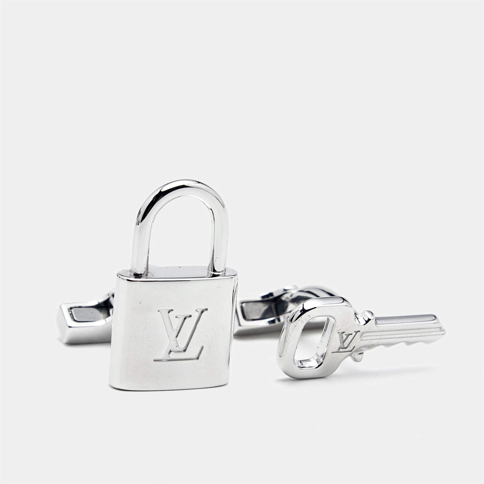 مملوكة مسبقًا Louis Vuitton Lock and Key Sterling Silver Cufflinks