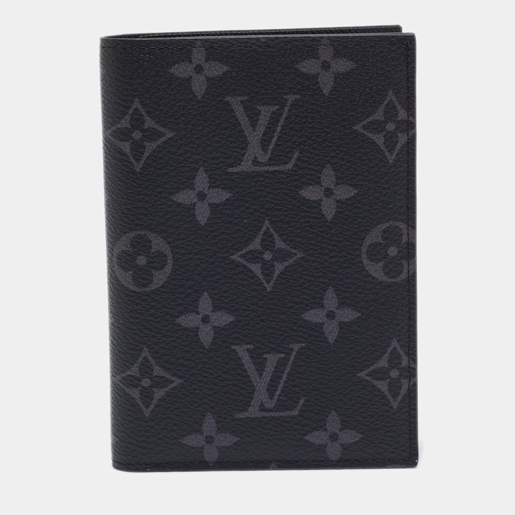 مملوكة مسبقًا Louis Vuitton Passport Cover Monogram Eclipse Canvas