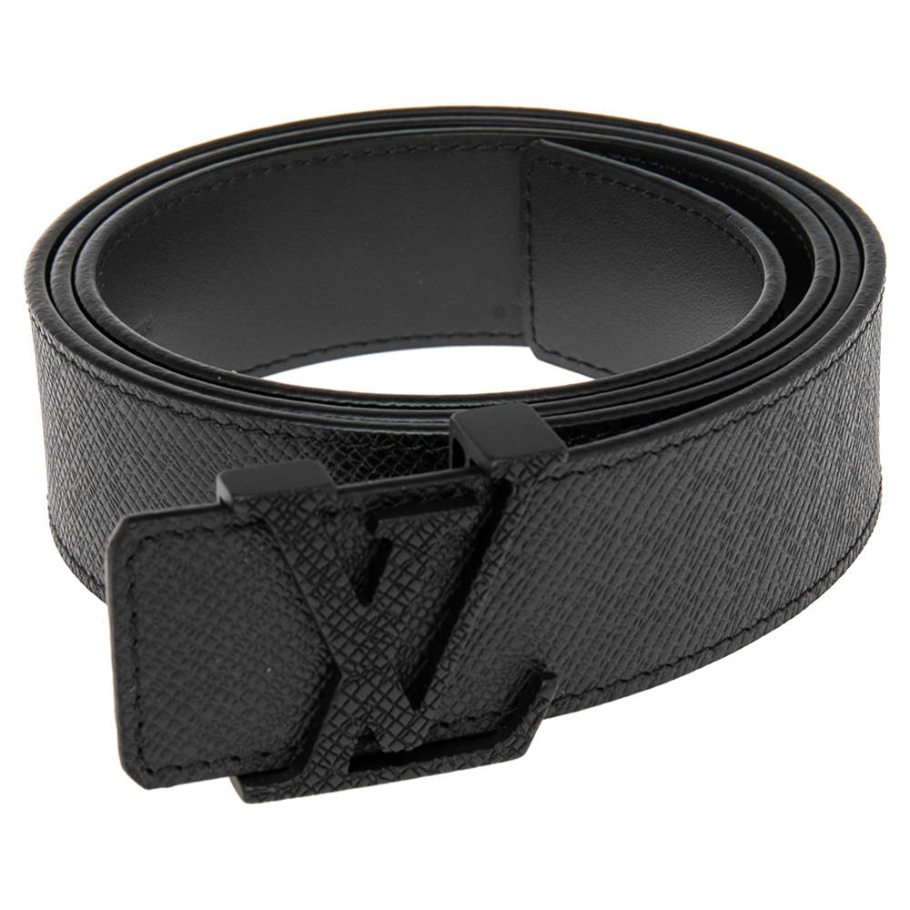 Louis Vuitton Taiga Leather Belt Black Pony-style calfskin ref.734362 -  Joli Closet