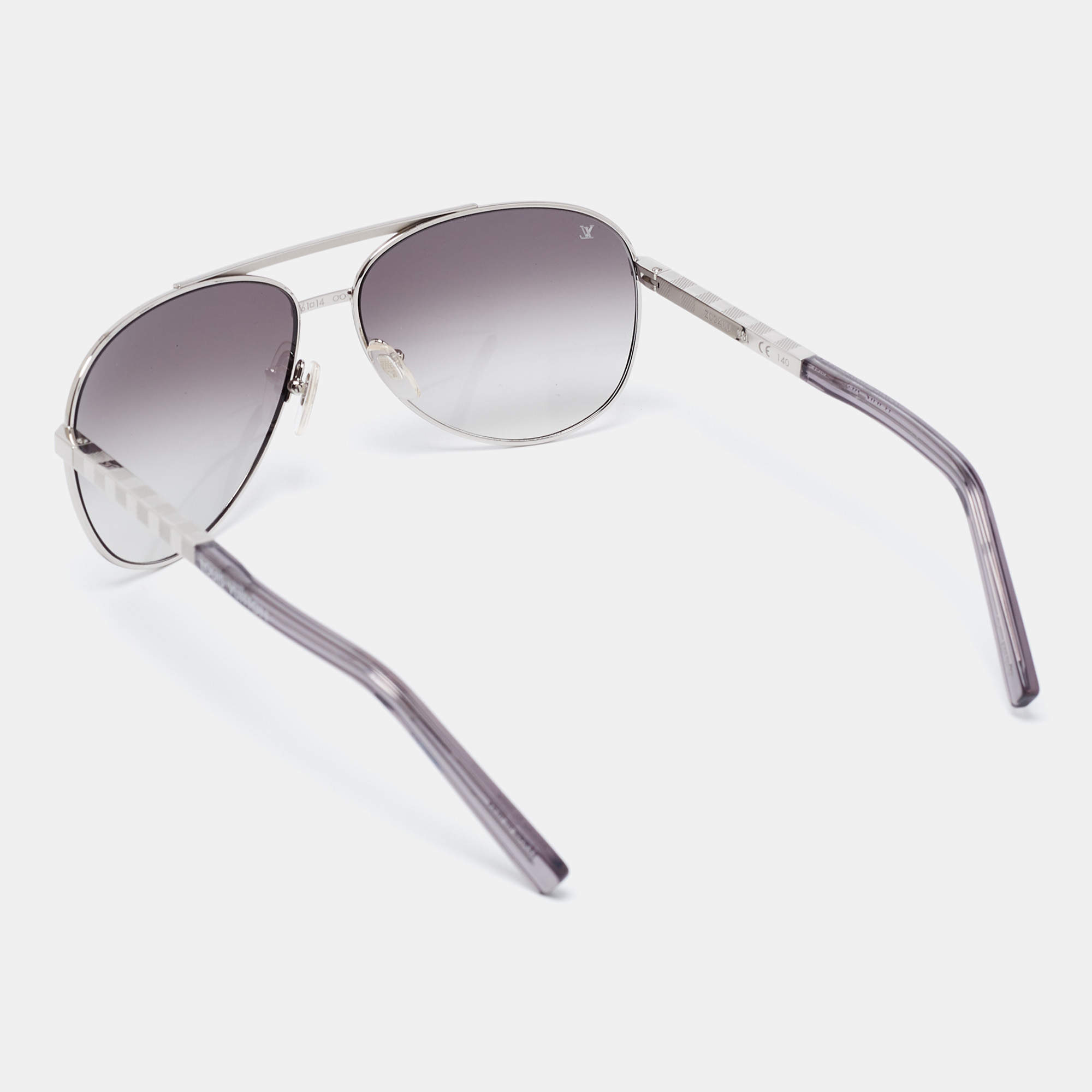 Buy LOUIS VUITTON Attitude Pilote Aviator Men Sunglasses Argent [Z0340U]  Online - Best Price LOUIS VUITTON Attitude Pilote Aviator Men Sunglasses  Argent [Z0340U] - Justdial Shop Online.