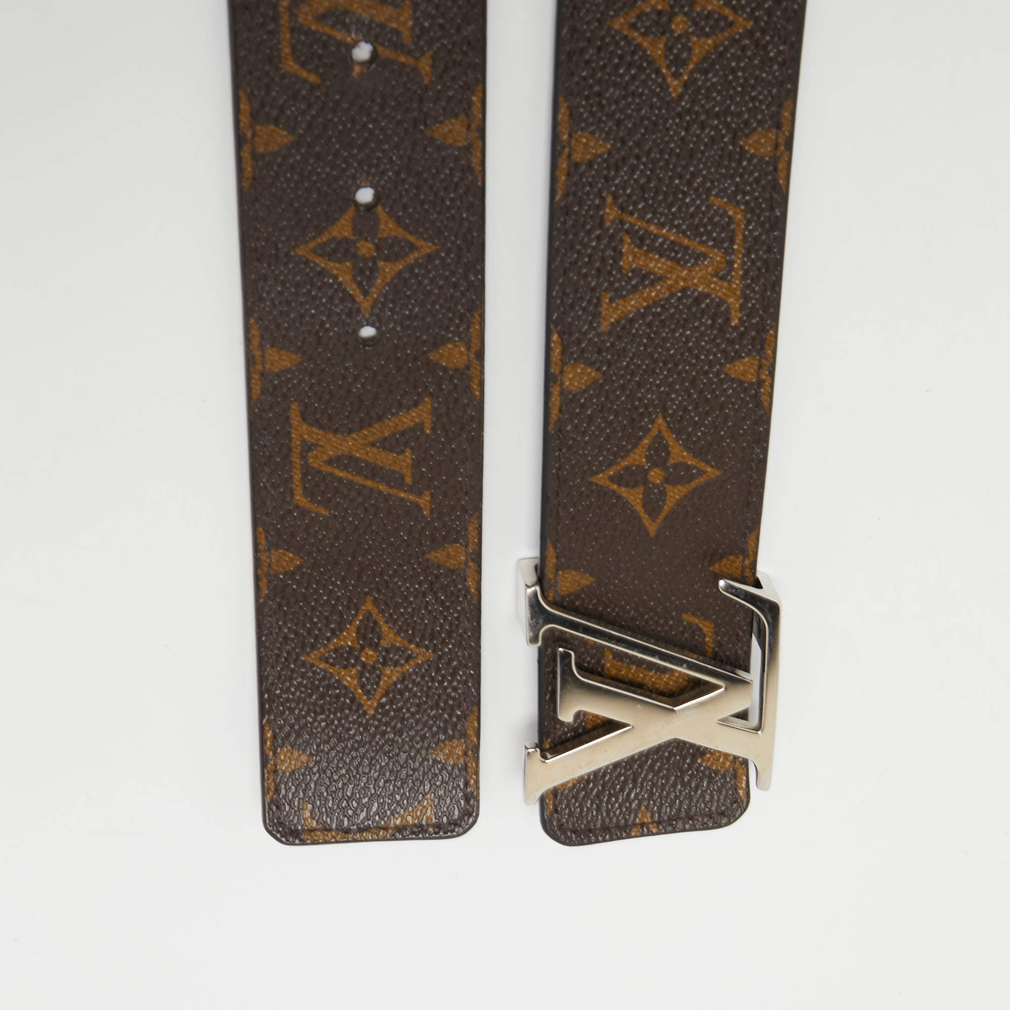 Initiales leather belt Louis Vuitton Black size 90 cm in Leather - 22274490