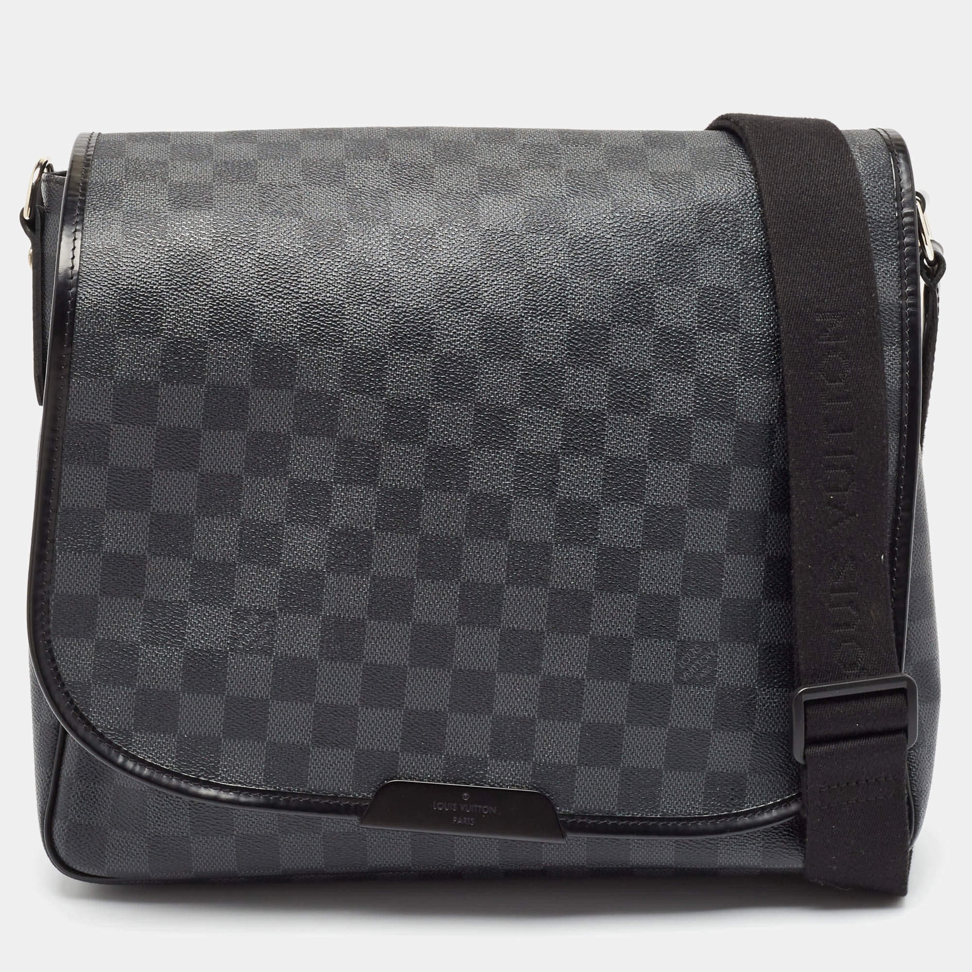 Louis Vuitton Damier Graphite Canvas Daniel MM Messenger Bag