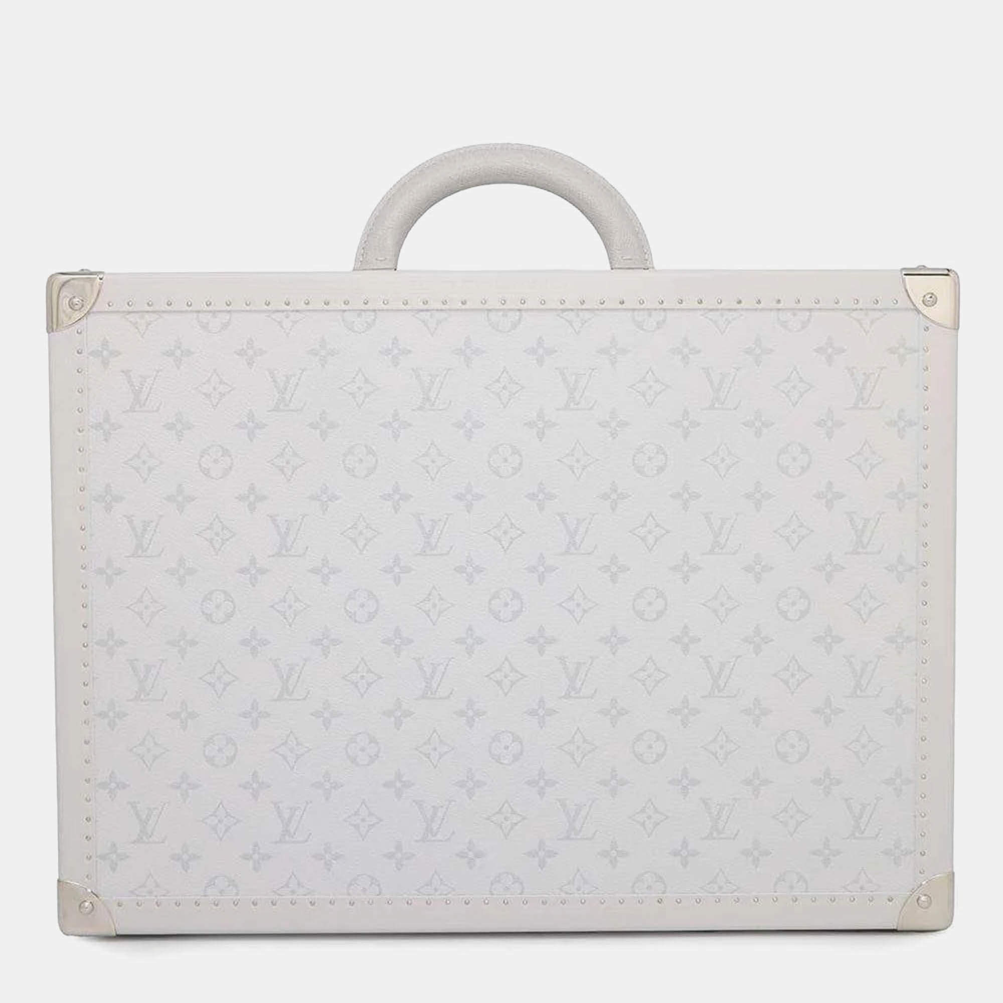 Louis Vuitton White Monogram Taiga Leather Bisten Size 50