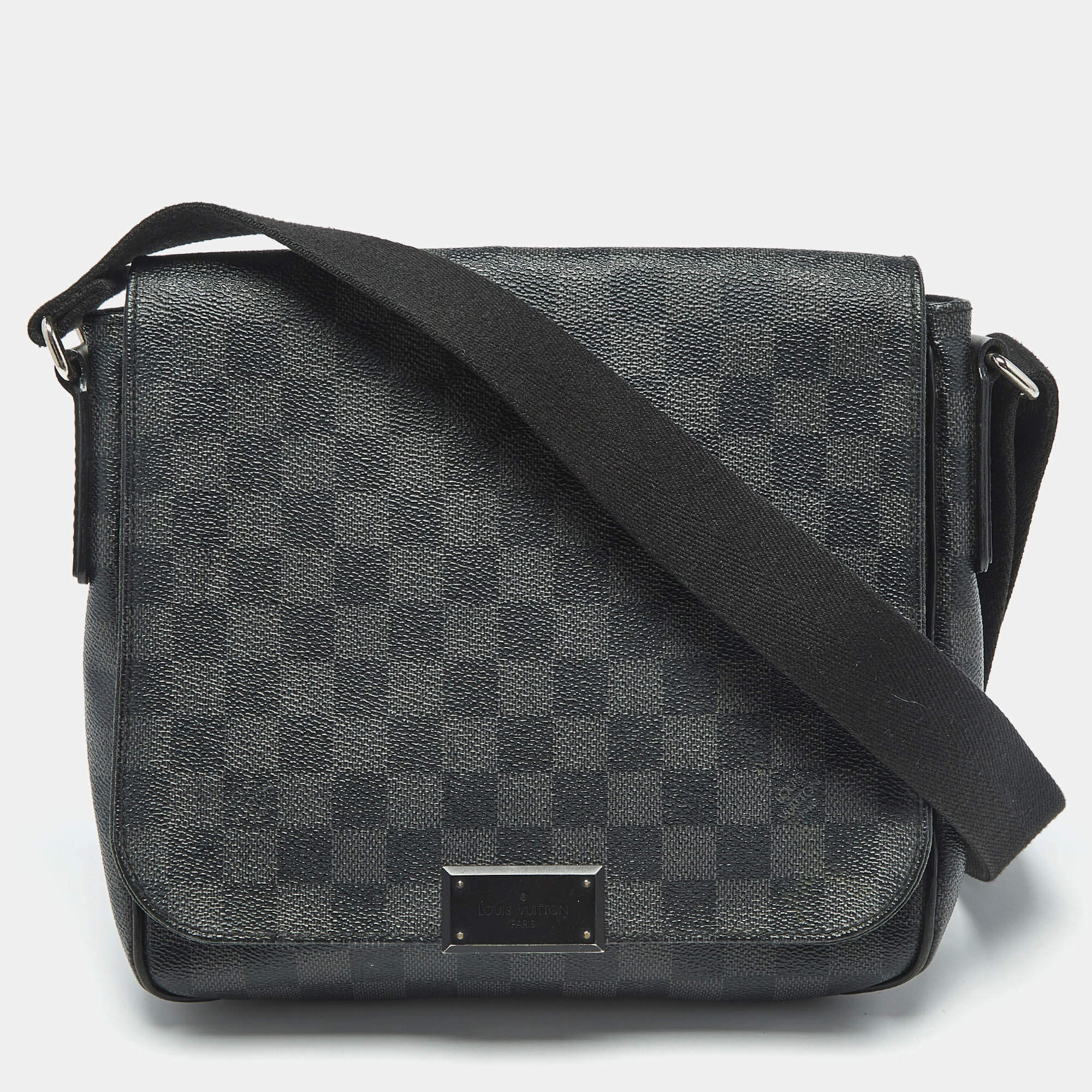 مملوكة مسبقًا حقيبة لويس فيتون ديستريكت قماش داميير جرافيت PM