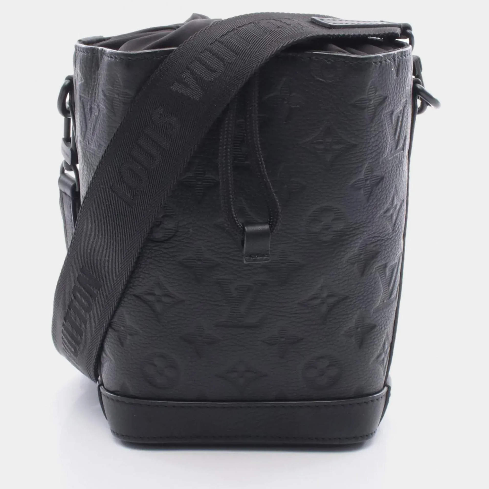 مملوكة مسبقًا Louis Vuitton Noe Sling Black Monogram Shadow Leather Shoulder Bag