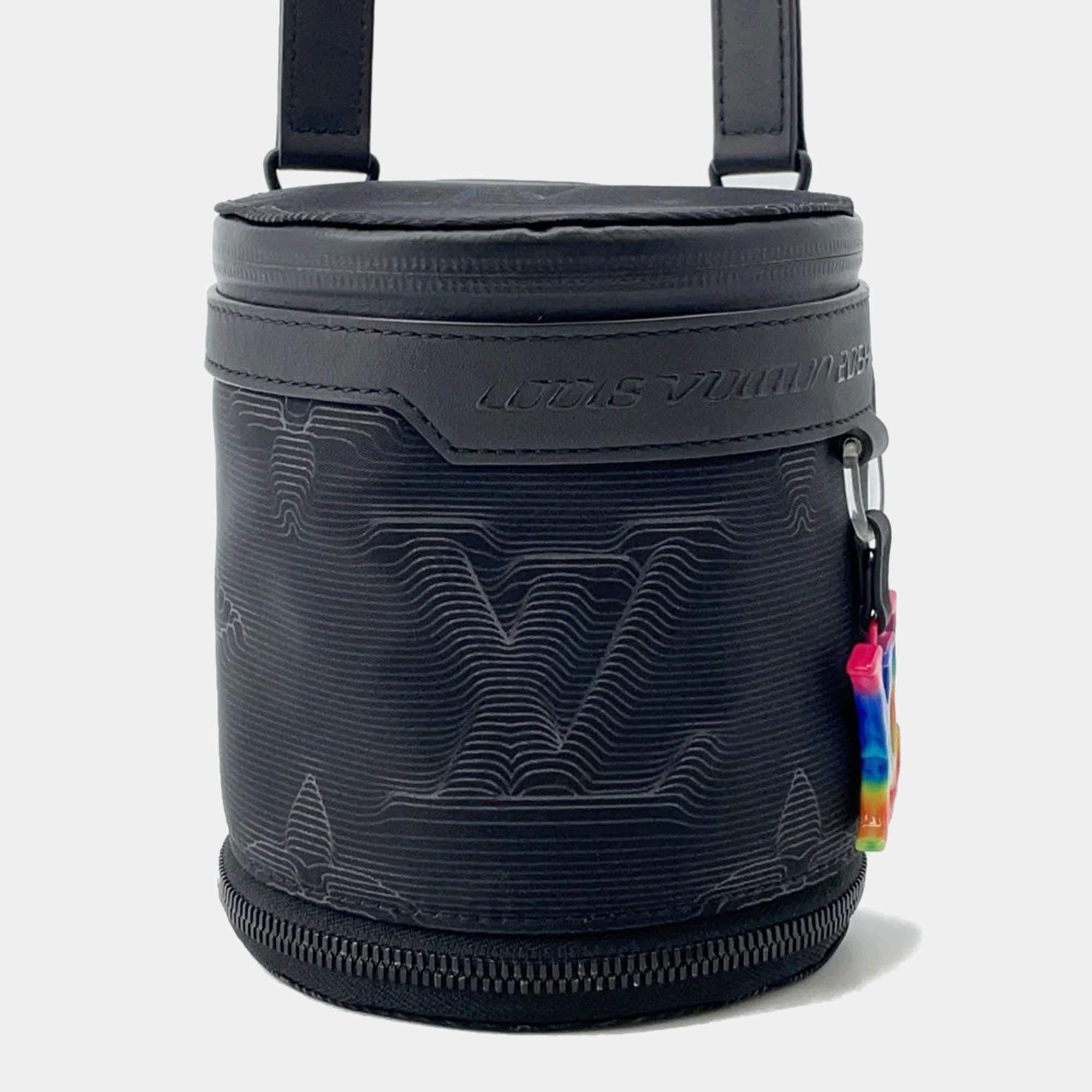 Pre Owned Louis Vuitton 2054 Ii Expandable Polochon Black Nylon Leather Bag