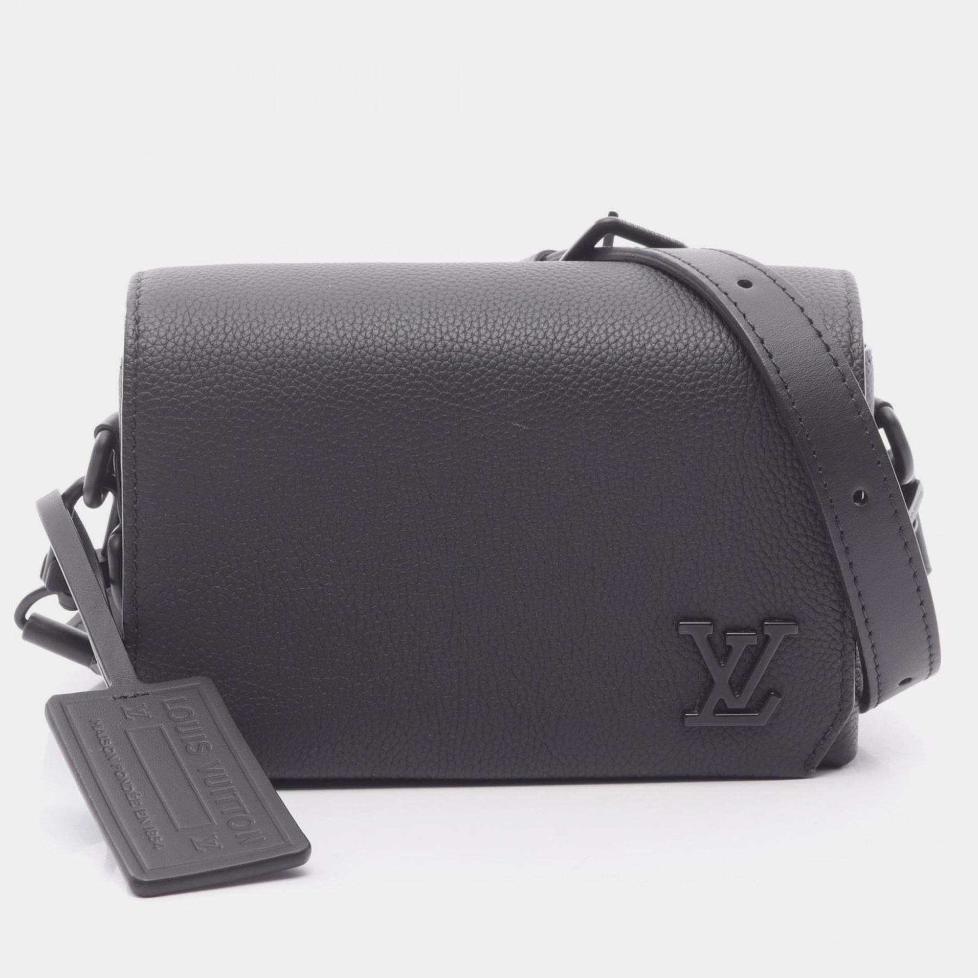 Pre Owned Louis Vuitton Fastline Wearable Wallet Shoulder Bag In Leather With Aerogram Pattern Black
