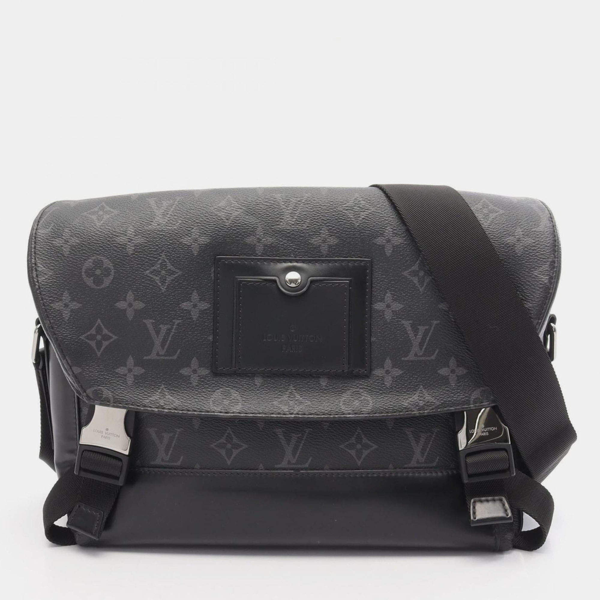 مملوكة مسبقًا Louis Vuitton Messenger Voyage Pm Shoulder Bag In Monogram Eclipse Coated Canvas And Leather Black