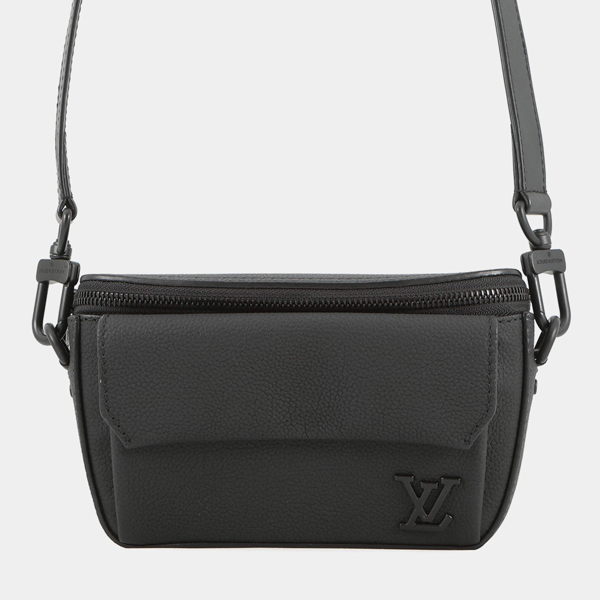 مملوكة مسبقًا Louis Vuitton Pilot Wearable Wallet Noir Leather Lv Aerogram