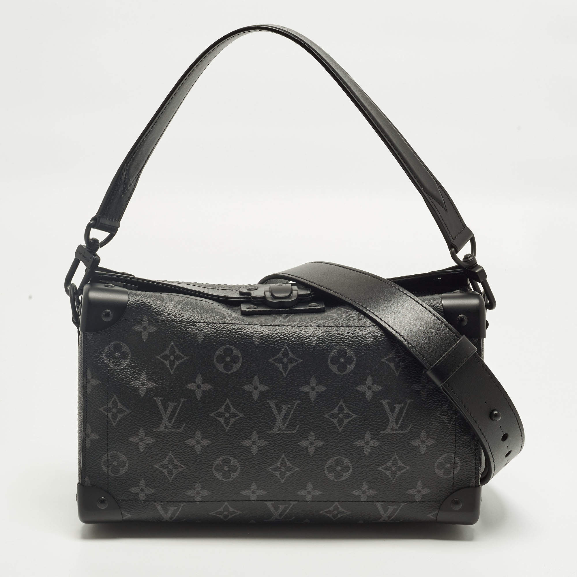 مملوكة مسبقًا Louis Vuitton Soul Trunk East West Monogram Eclipse Canvas Shoulder Bag
